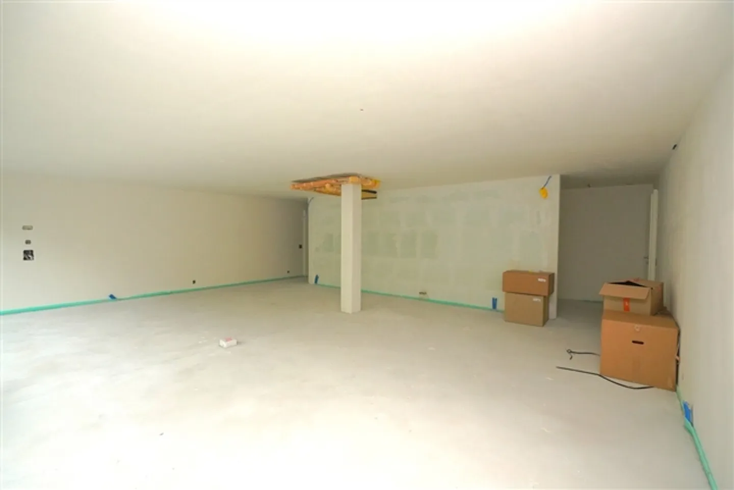 «BRUTTOHANDEL 
IN SIERRE» - Foto 6 von 7