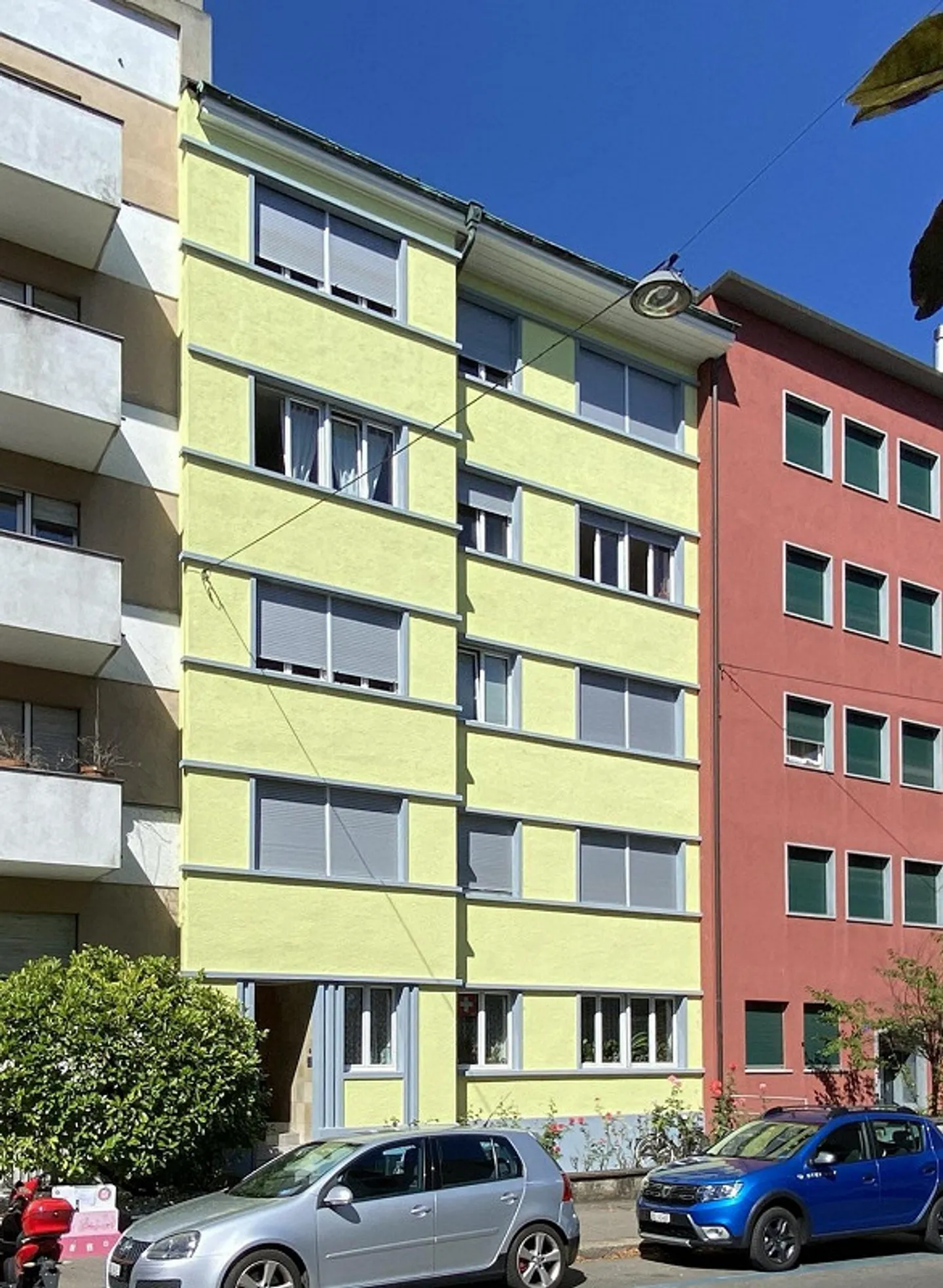 Grande appartement de 1 pièce dans un ancien bâtiment près du Rhin - Photo 1 sur 7