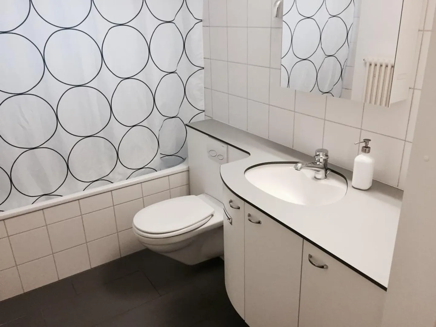 Situato in una zona tranquilla ma vicino alla città! - Foto 3 di 5