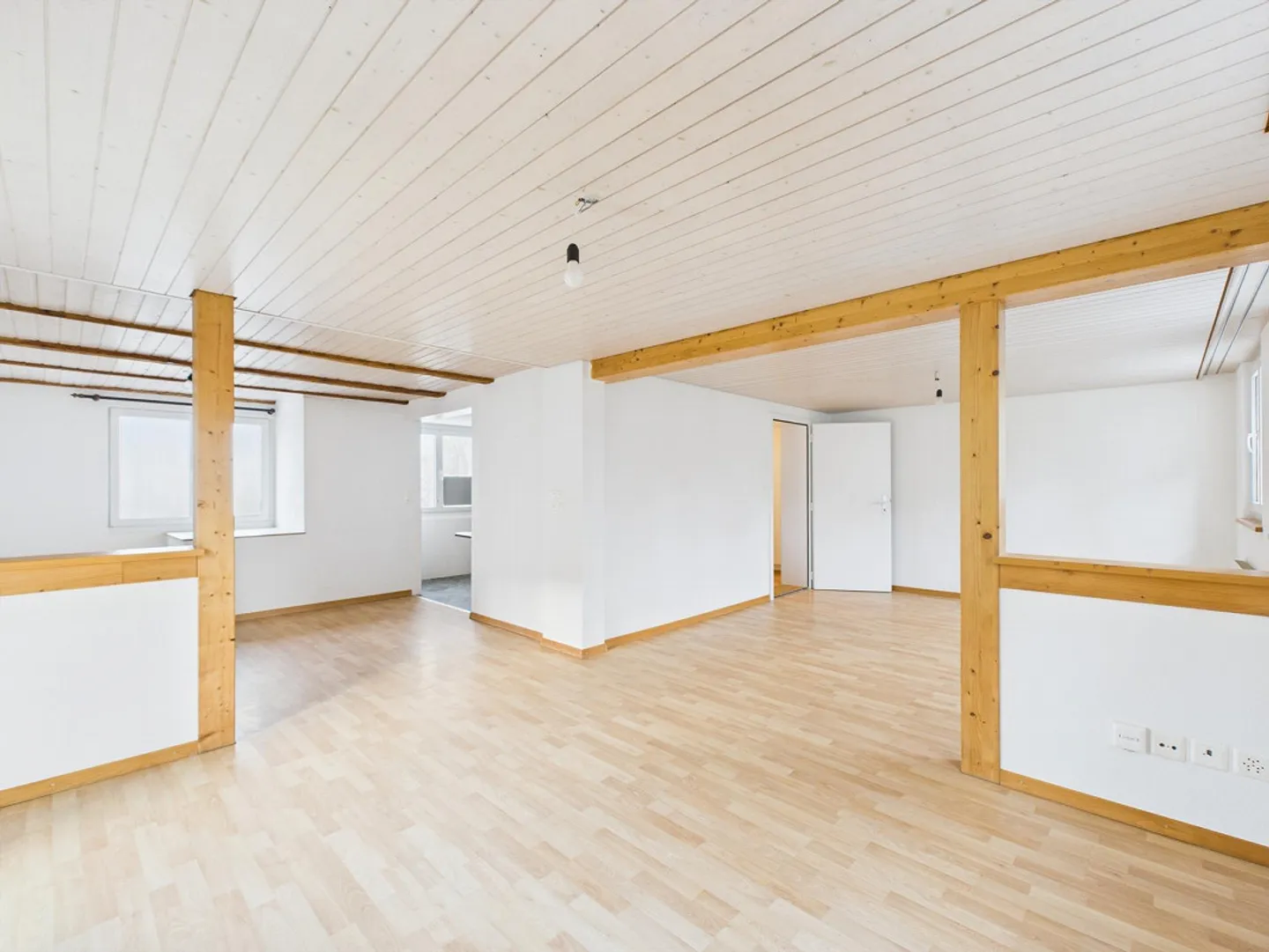 Maison individuelle confortable avec beau jardin - Photo 3 sur 6