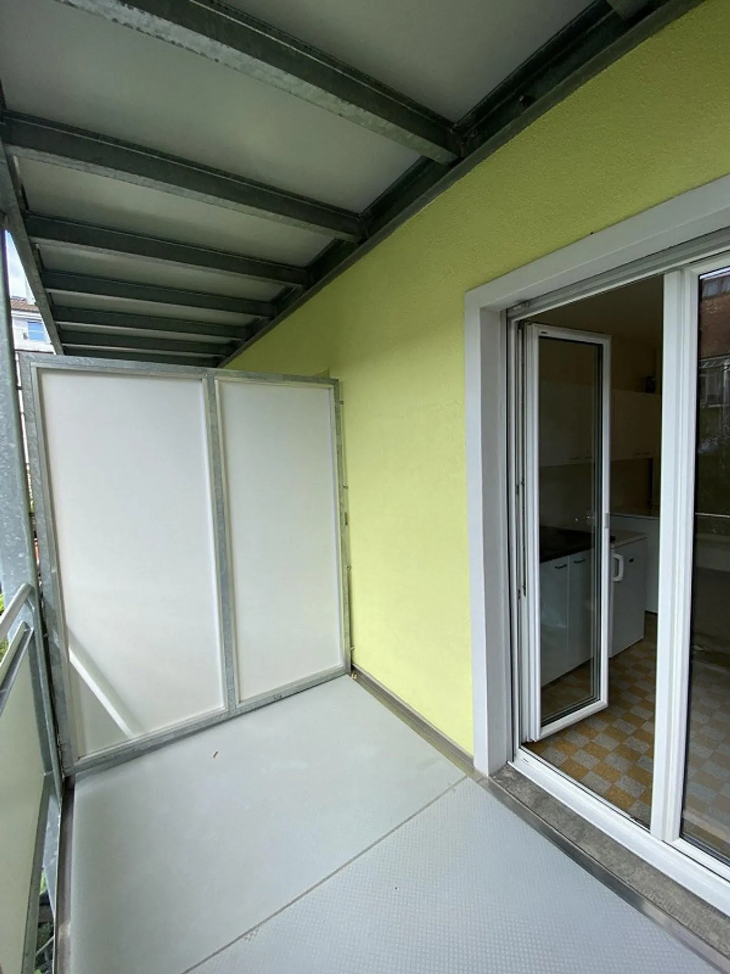 Grande appartement de 1 pièce dans un ancien bâtiment près du Rhin - Photo 7 sur 7