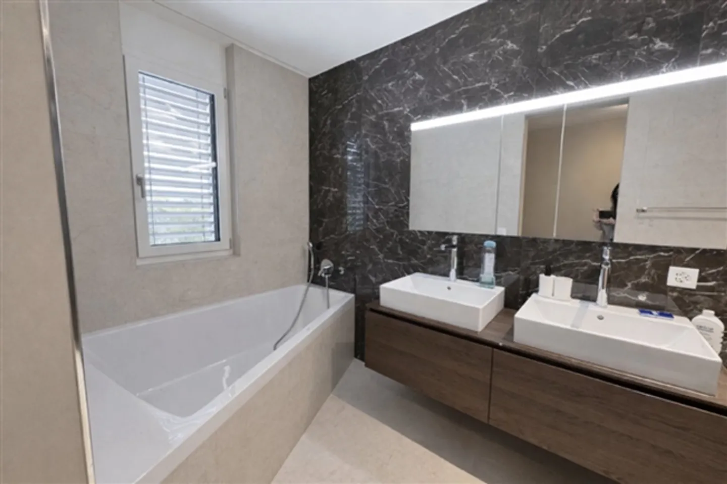 Nouvel appartement avec jardin et vue sur la montagne - vie exclusive avec beaucoup d'espace - Photo 6 sur 10