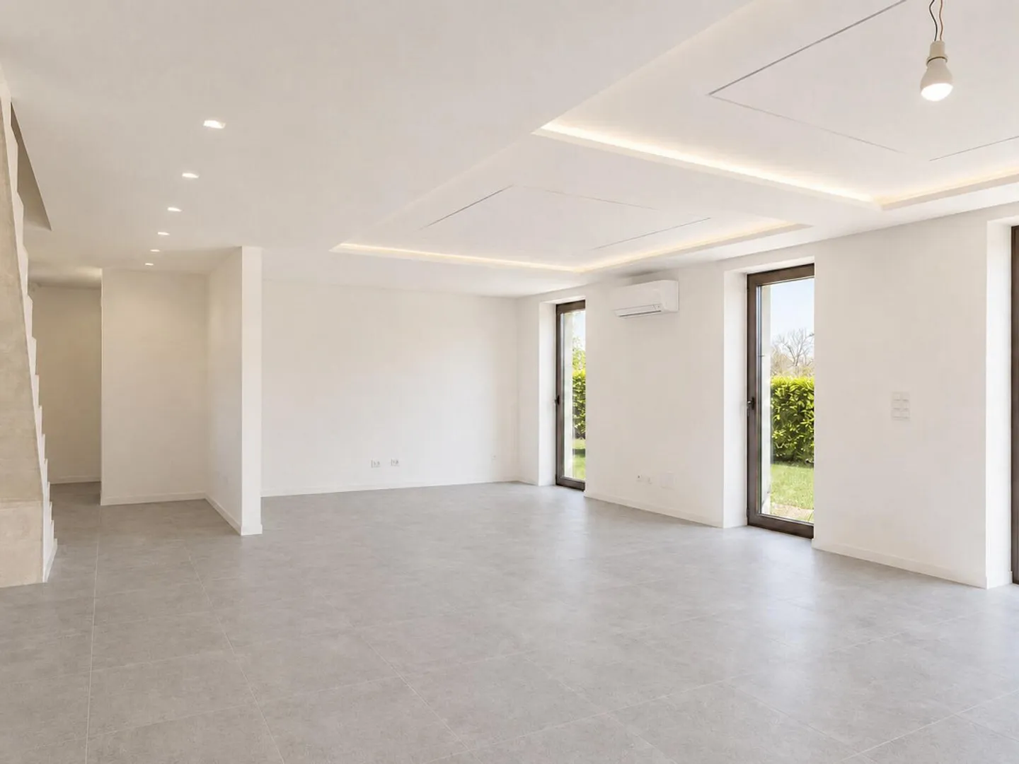 MODERNA CASA UNIFAMILIARE DI NUOVA COSTRUZIONE CON GIARDINO - Photo 3 sur 11