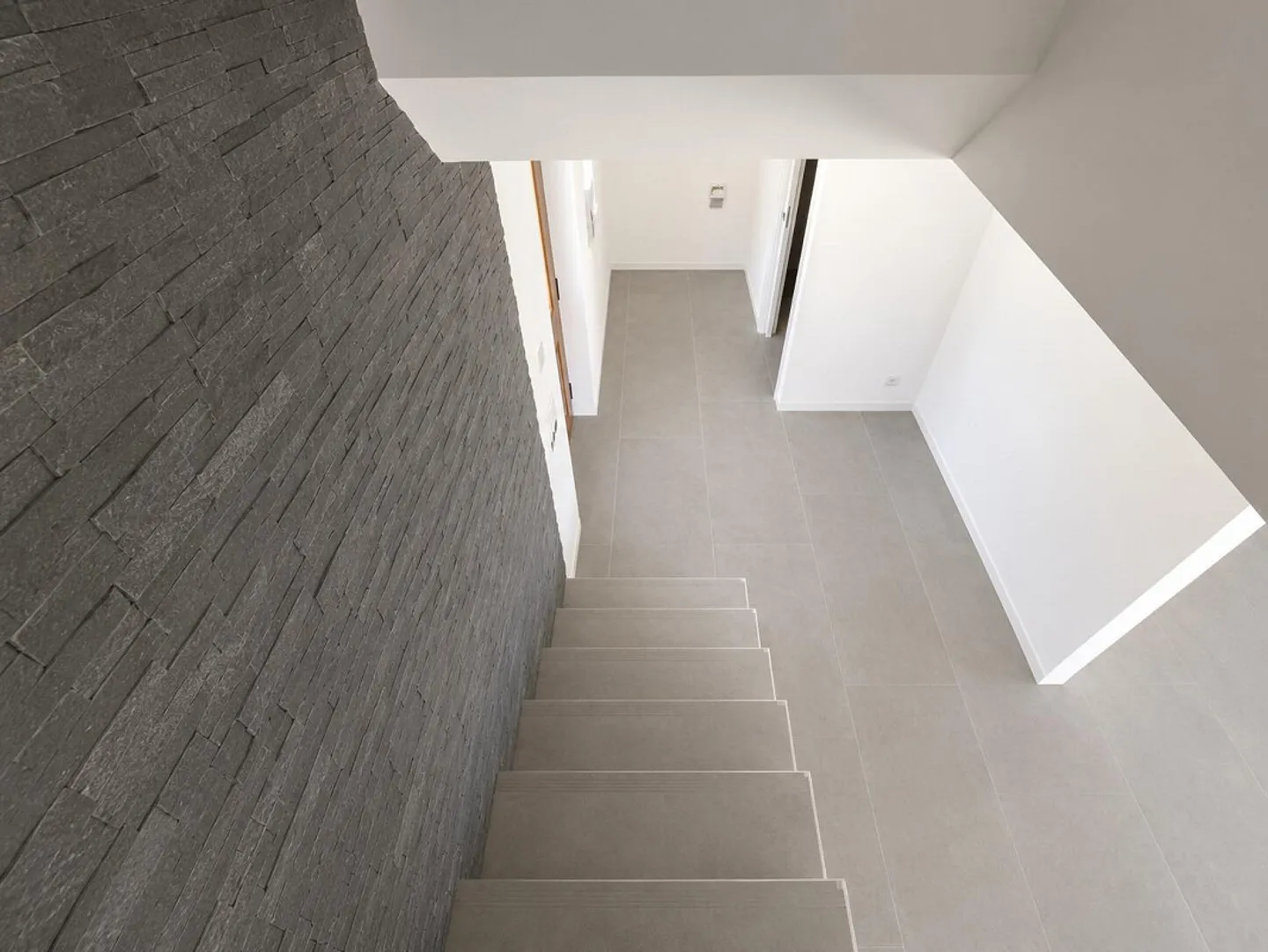 MODERNA CASA UNIFAMILIARE DI NUOVA COSTRUZIONE CON GIARDINO - Photo 4 sur 11