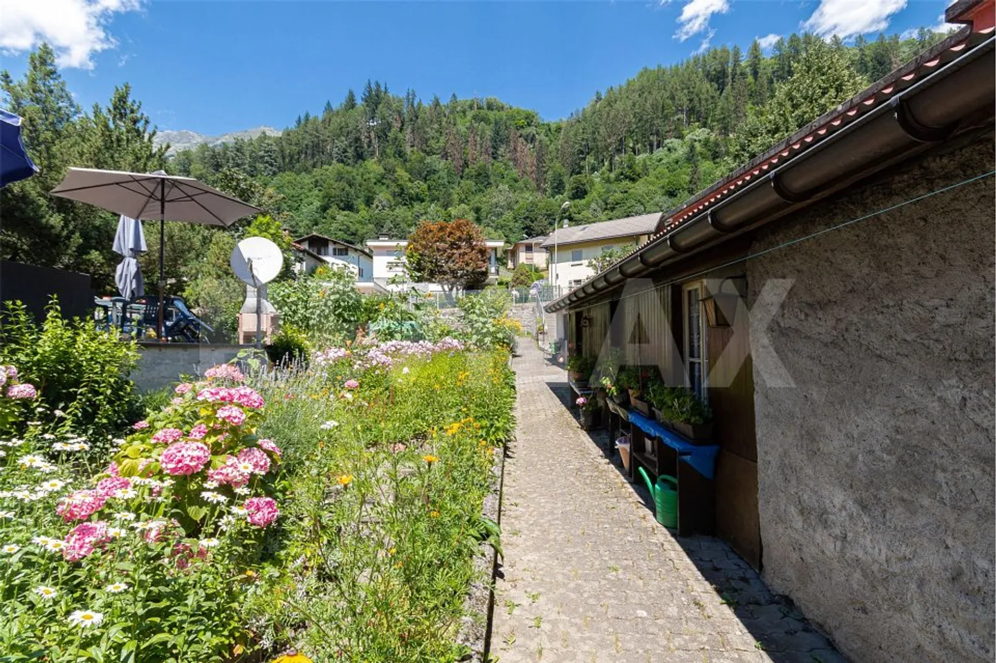 Maison spacieuse avec jardin - Photo 11 sur 13