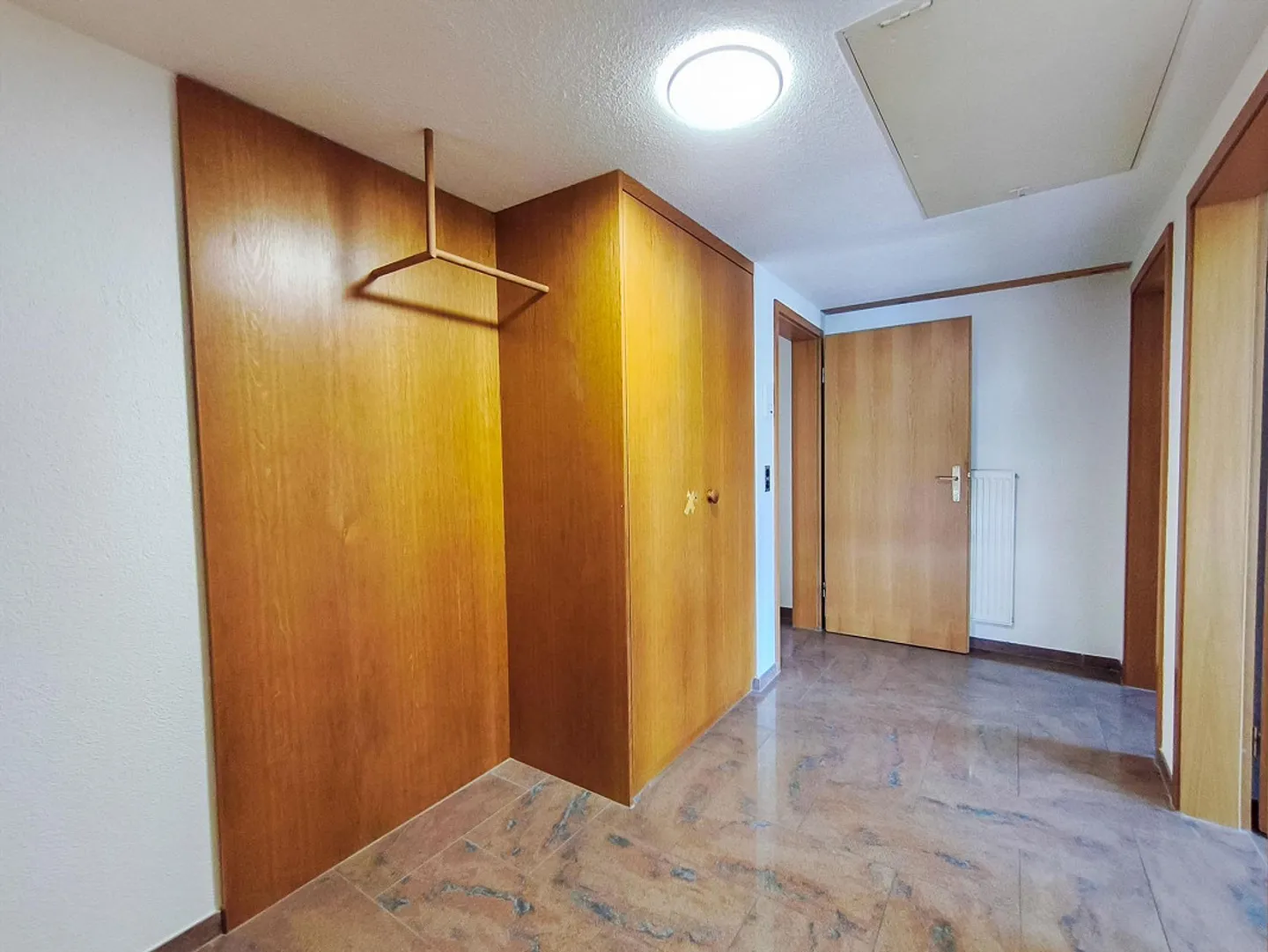 Grosszügige teilsanierte 3,5 Zi-Dachwohnung  zu vermieten - Foto 9 von 12