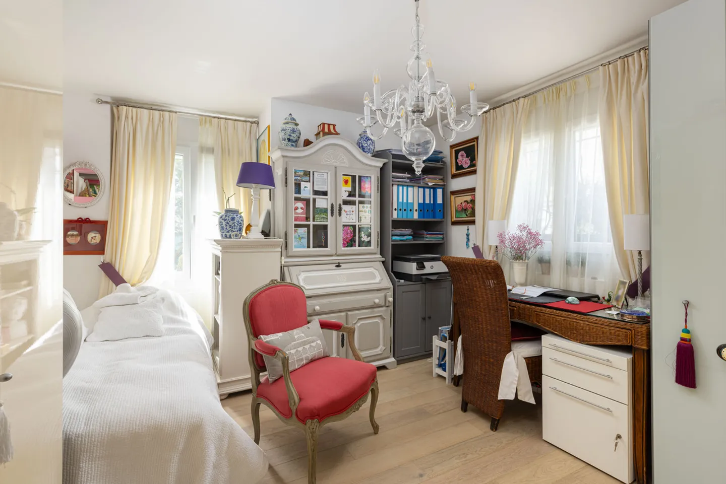 SUPERB APARTMENT WITH LARGE GARDEN, LARGE TERRACE WITH LAKE AND ALPS VIEW - Photo 5 of 13