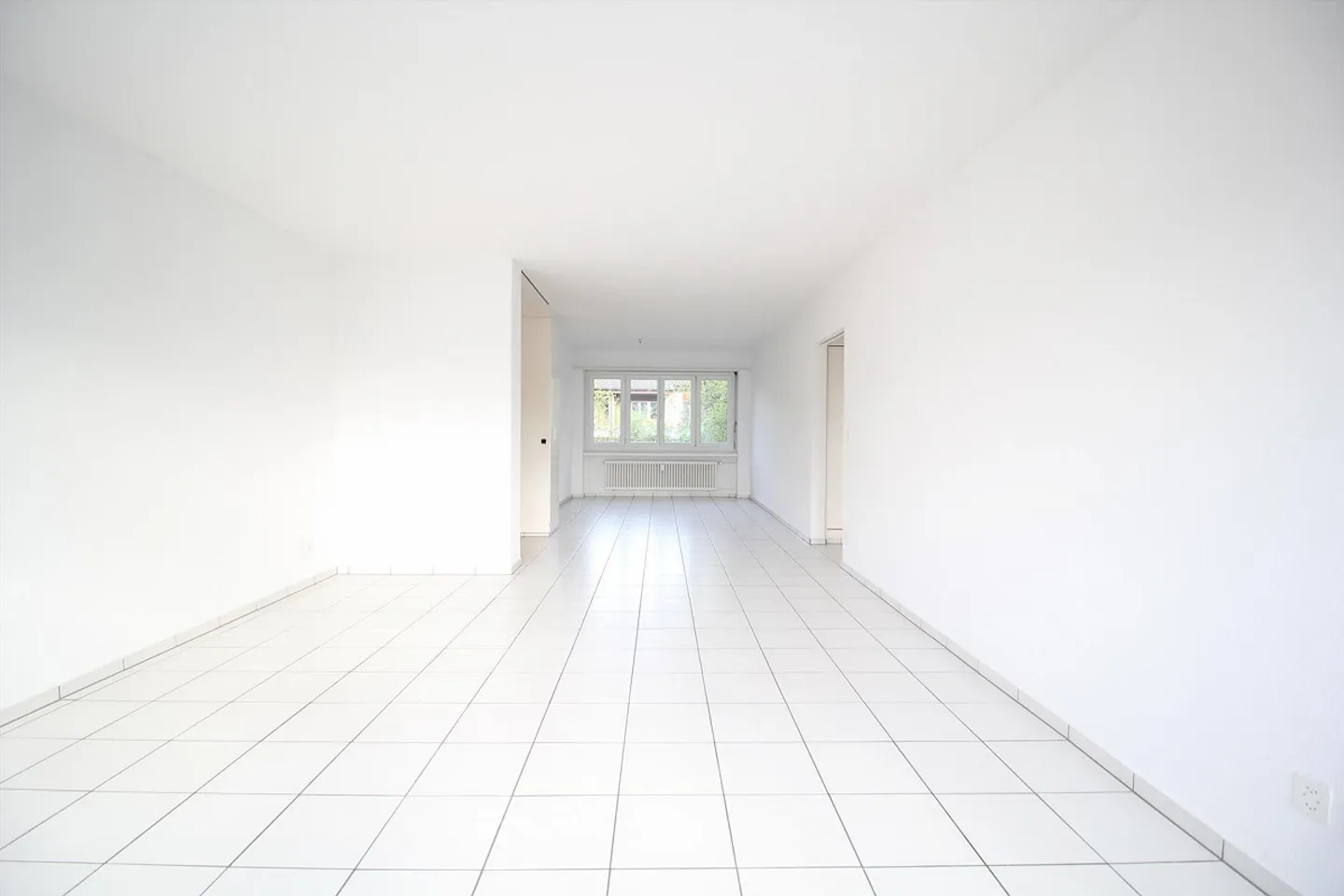 Appartamento luminoso con 3 camere in una posizione tranquilla - Foto 1 di 12