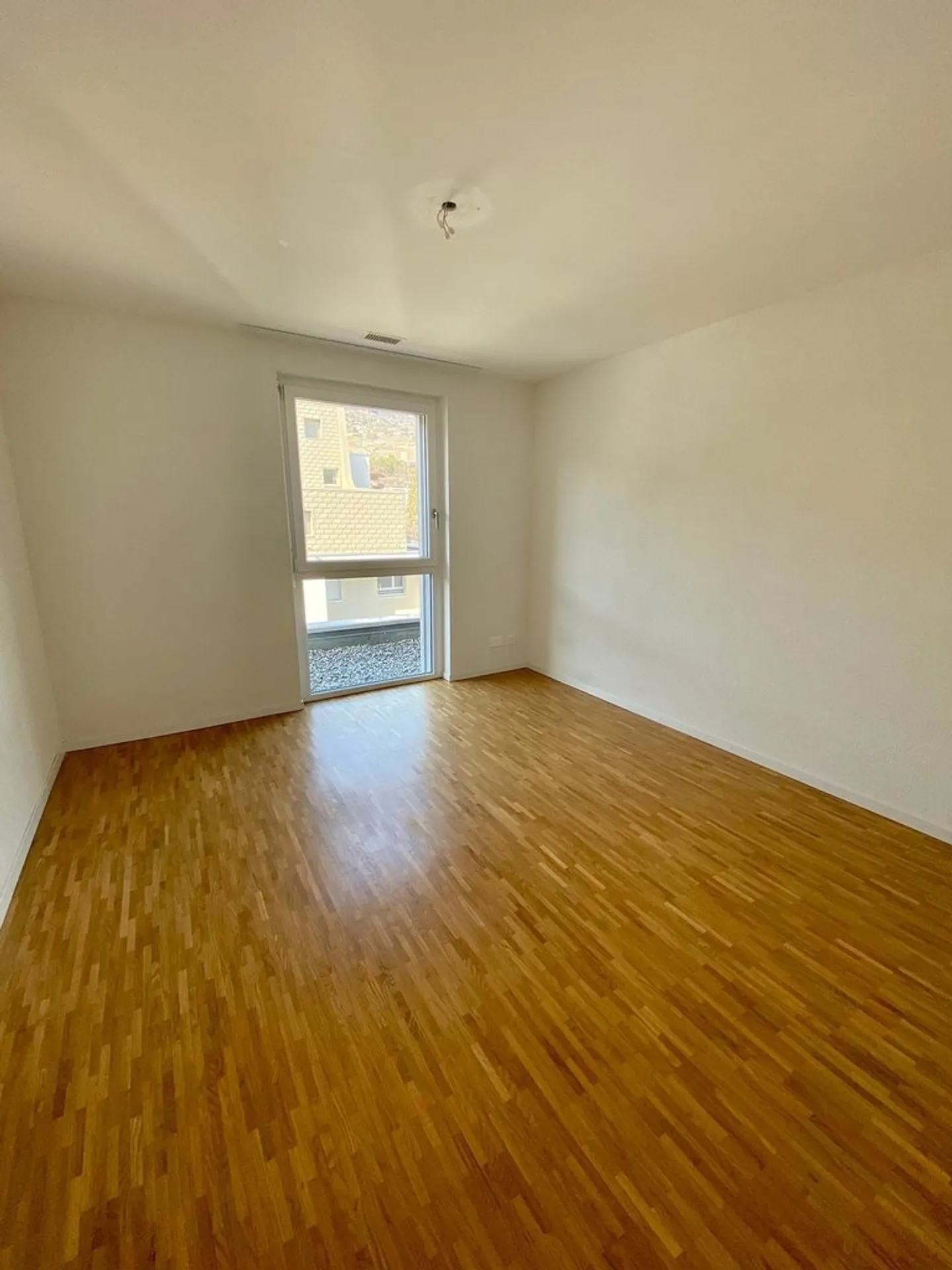Zu ergreifen! Wunderschöne Wohnung in der Nähe des Stadtzentrums von Sierre! - Foto 4 von 8