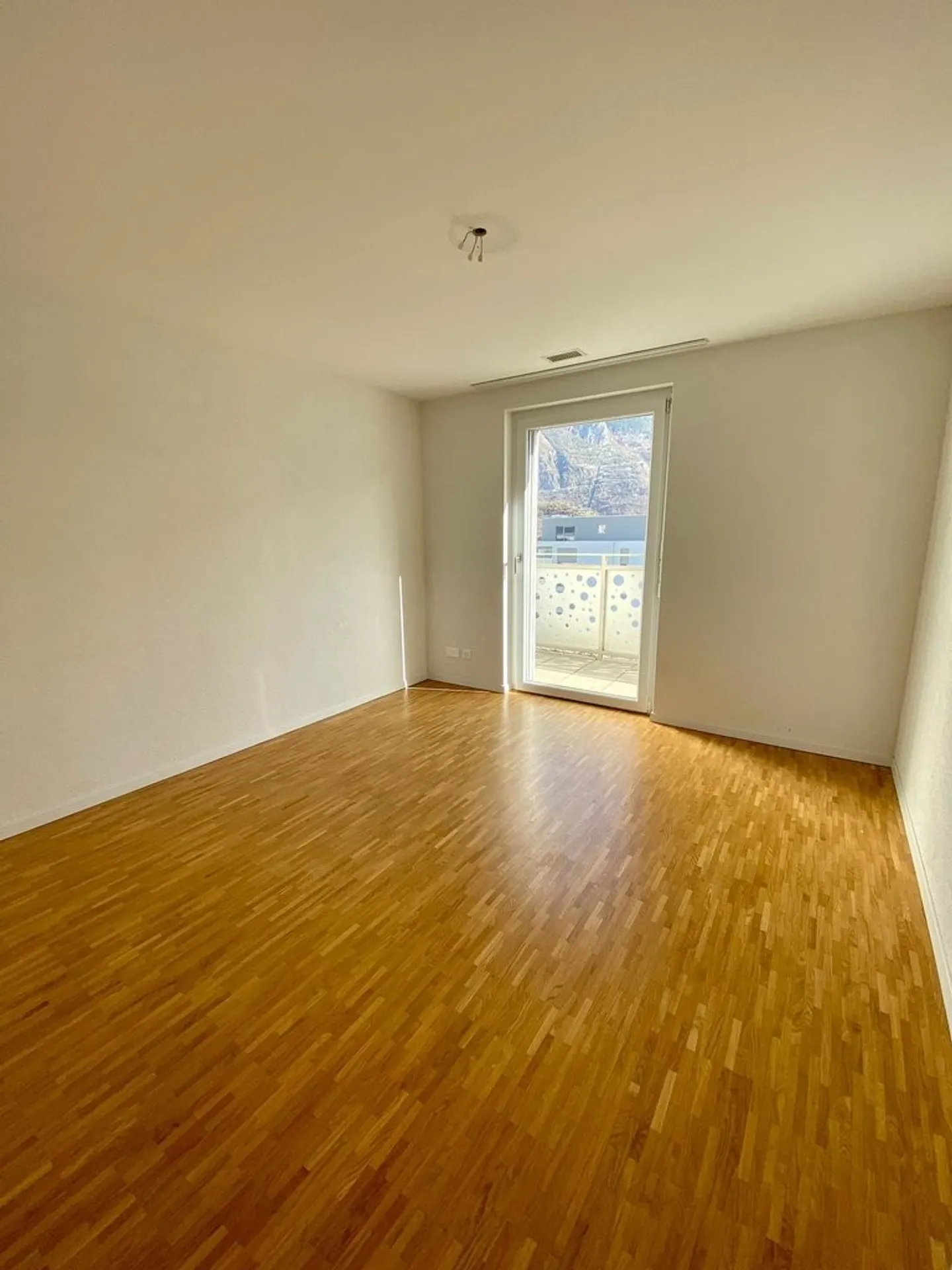 Zu ergreifen! Wunderschöne Wohnung in der Nähe des Stadtzentrums von Sierre! - Foto 5 von 8