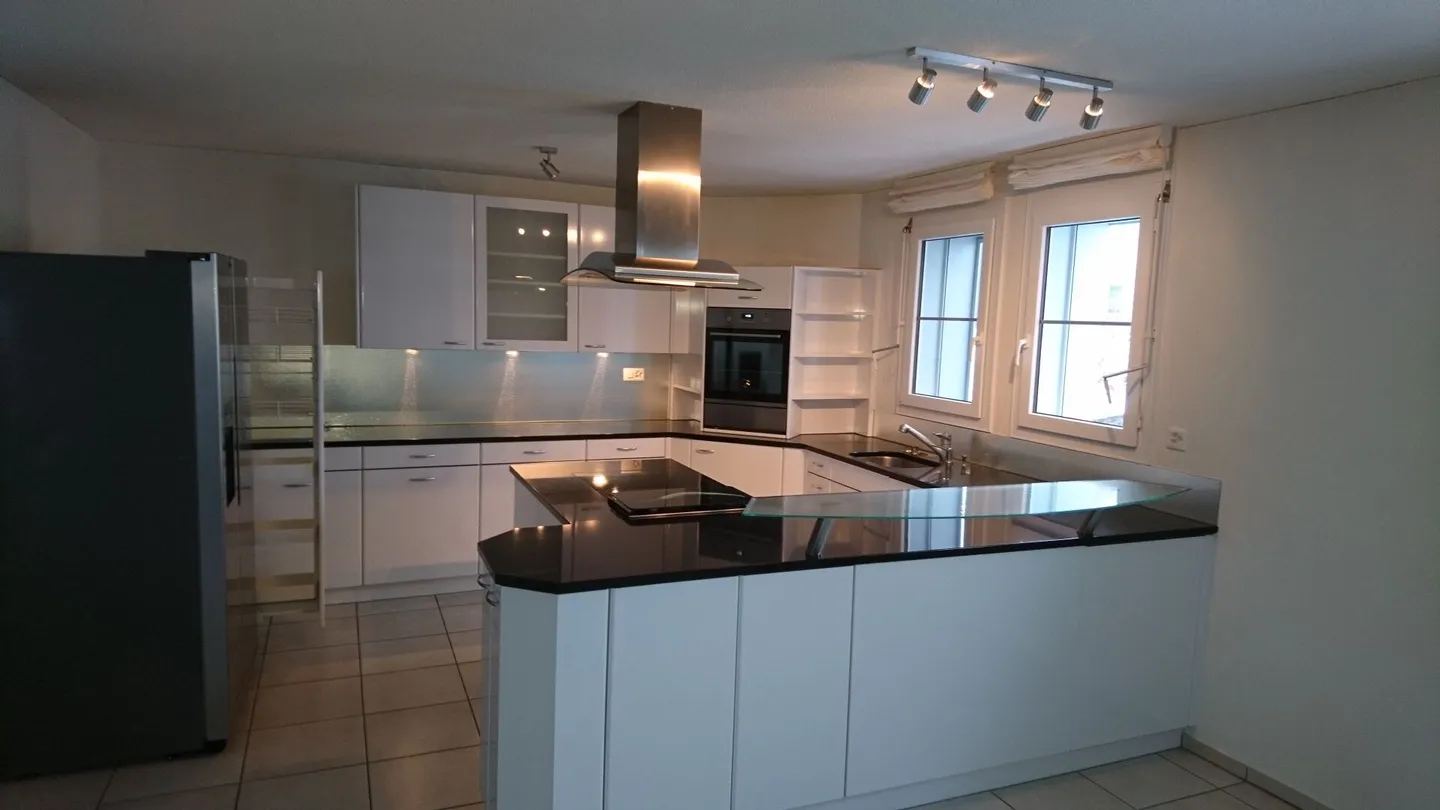 Ampio appartamento maisonette di 5,5 stanze con bella vista - Foto 3 di 19