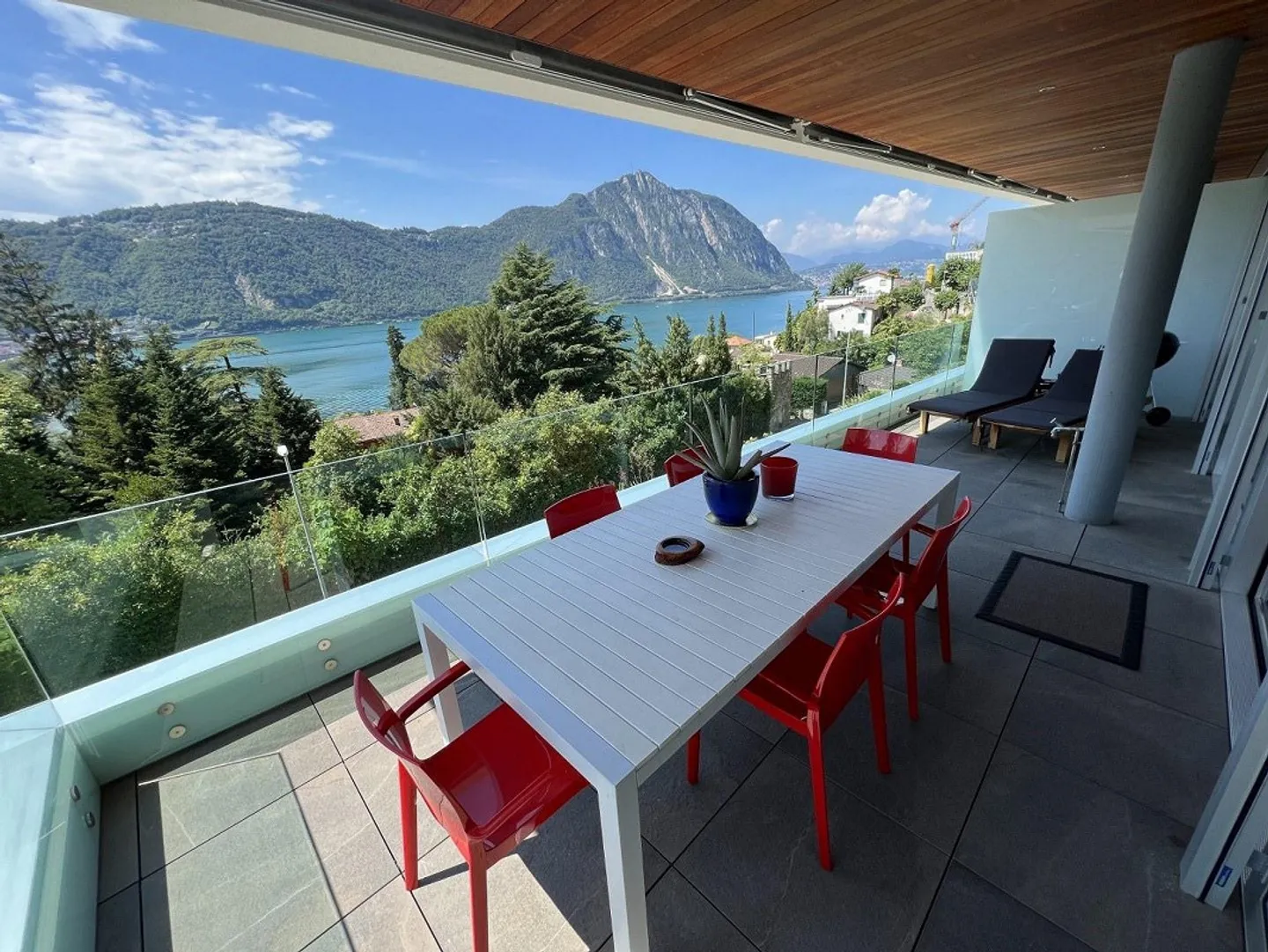 Moderno appartamento di 3,5 locali con vista mozzafiato sul lago - Foto 7 di 13