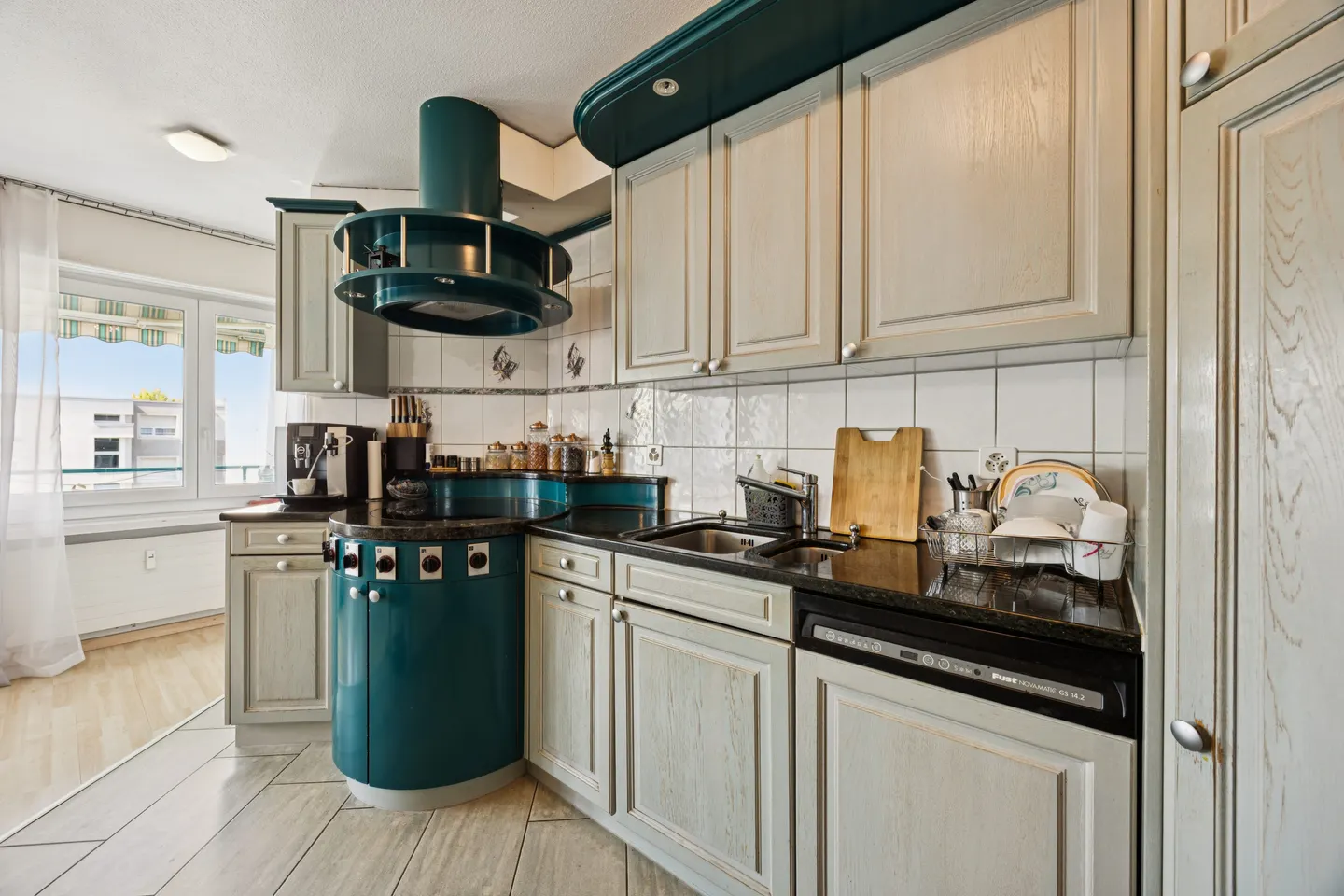 Spacious 6.5-room penthouse with flexible floor plan - divisible into 3.5 and 4.5-room apartments - Photo 6 of 11