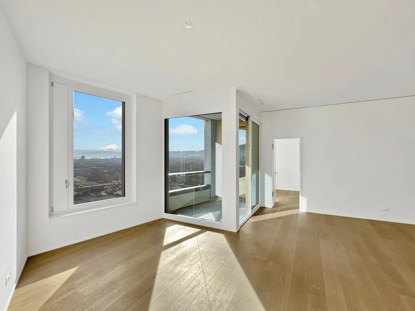 Appartement exclusif de 2,5 pièces en hauteur avec vue panoramique sur Zurich et les Alpes - Photo 5 sur 11