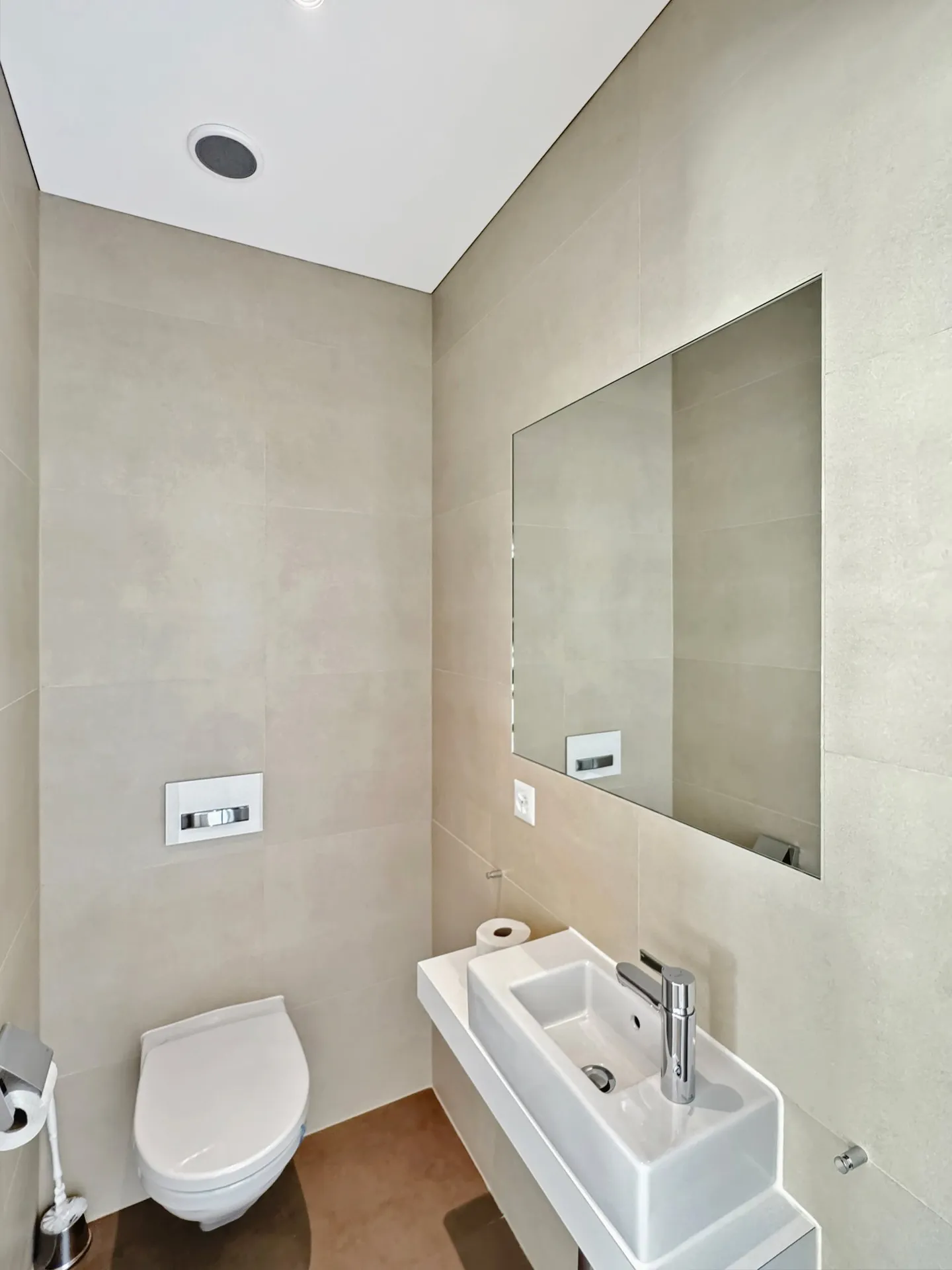 Appartement exclusif de 2,5 pièces en hauteur avec vue panoramique sur Zurich et les Alpes - Photo 11 sur 11