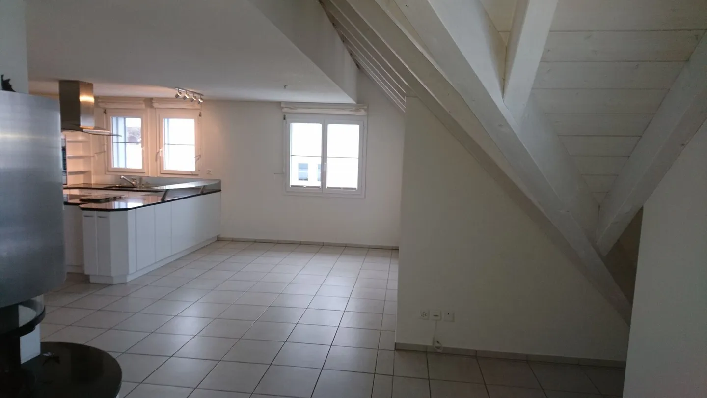 Ampio appartamento maisonette di 5,5 stanze con bella vista - Foto 5 di 19