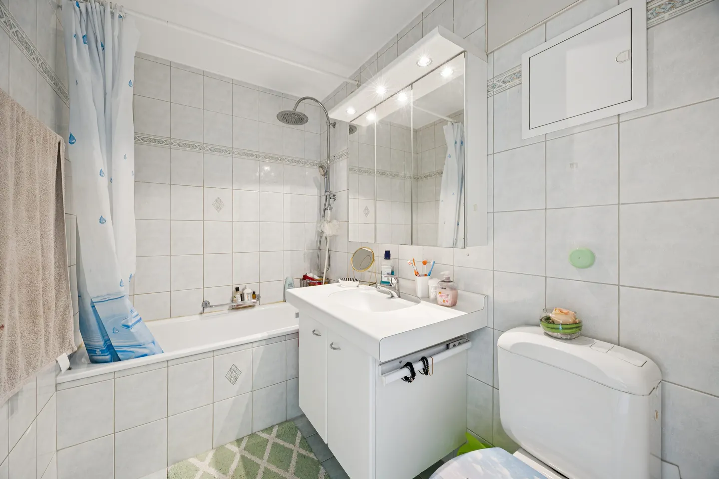 Spacious 6.5-room penthouse with flexible floor plan - divisible into 3.5 and 4.5-room apartments - Photo 9 of 11