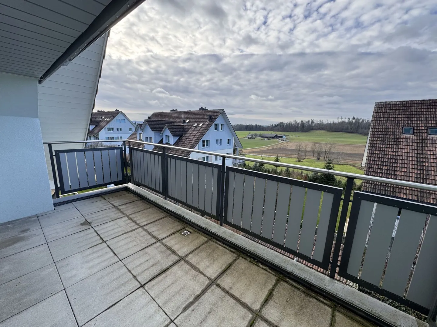 Ampio appartamento maisonette di 5,5 stanze con bella vista - Foto 9 di 19