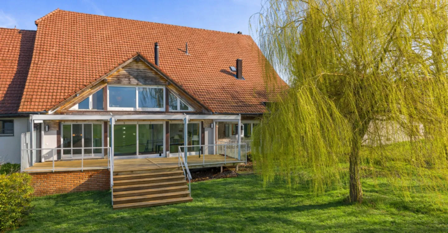 Family home of 265m² living space - Photo 1 of 13