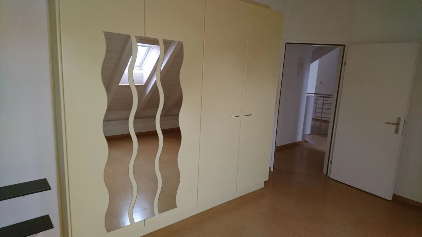 Ampio appartamento maisonette di 5,5 stanze con bella vista - Foto 16 di 19
