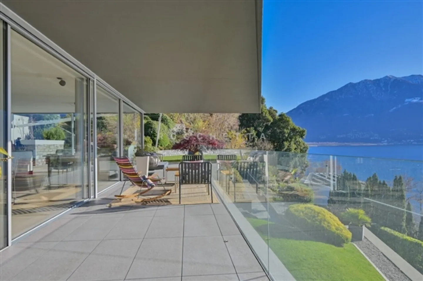 Oasis Méditerranéenne Exclusive avec Vue Envoûtante sur le Lac - Photo 5 sur 15