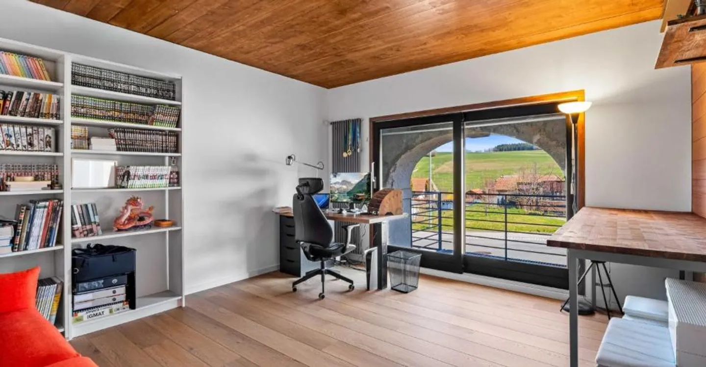 Family home of 265m² living space - Photo 3 of 13