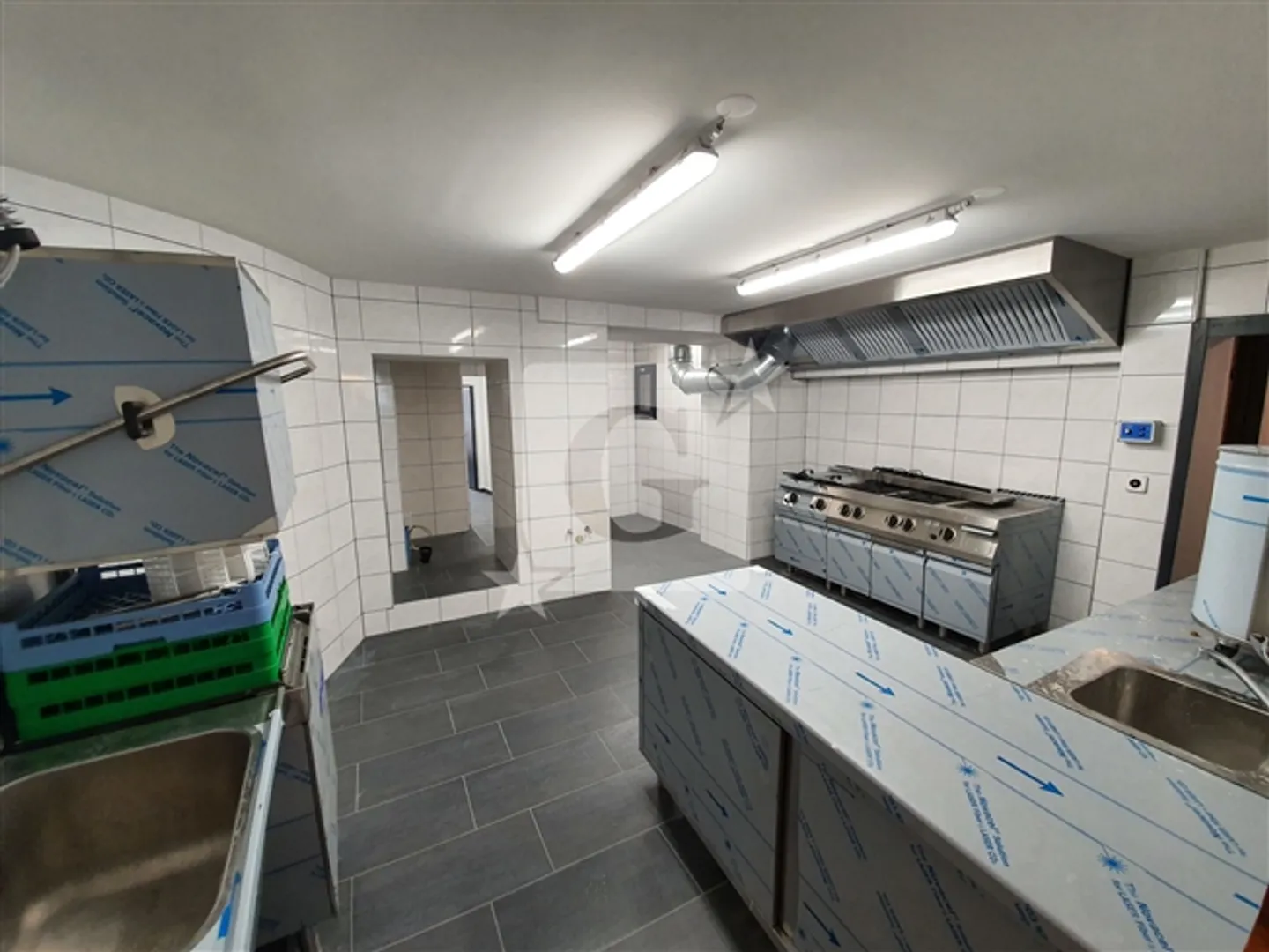 Completely renovated restaurant in an ideal location at the central square of St-Leonard VS - Photo 7 of 11