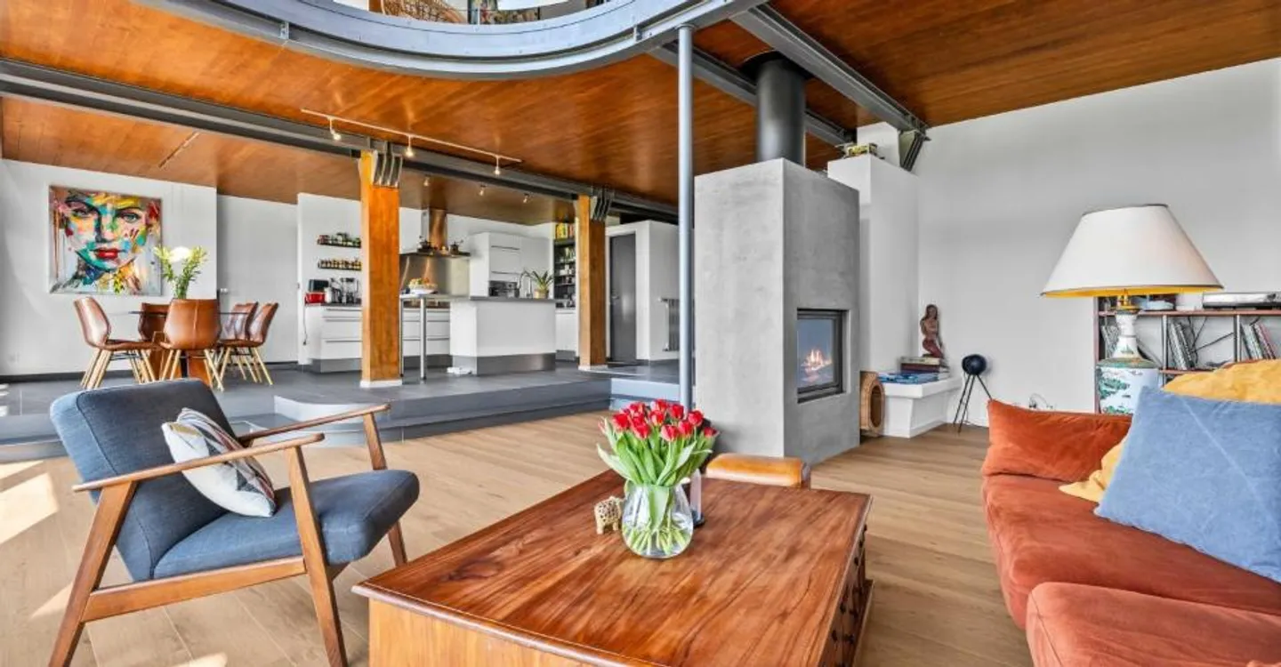 Family home of 265m² living space - Photo 8 of 13