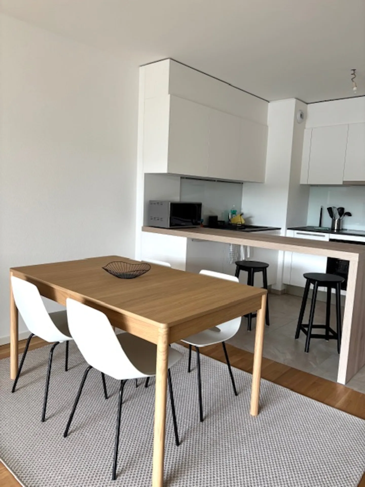 2.5 Room Apartment - Photo 3 of 8