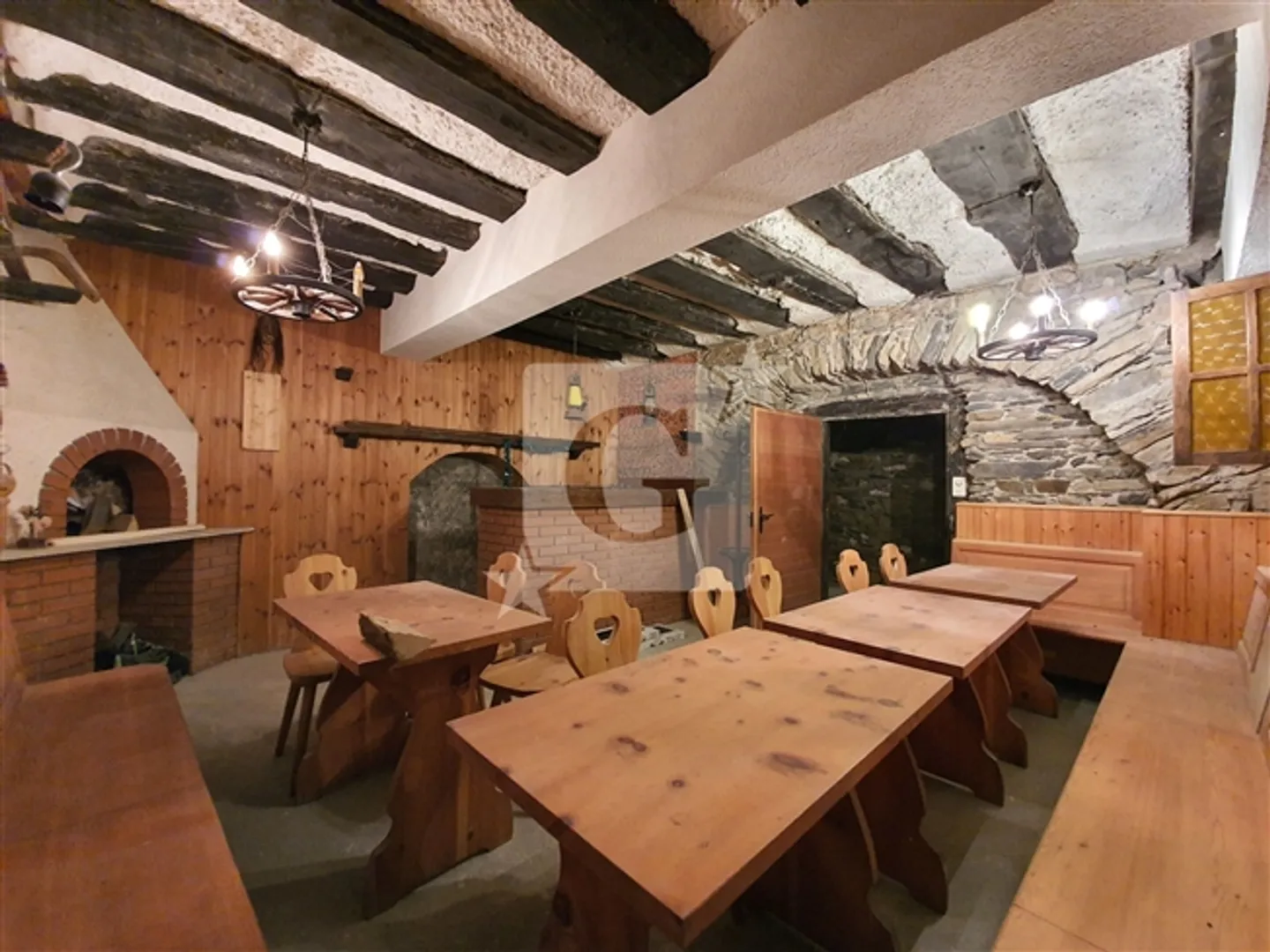 Completely renovated restaurant in an ideal location at the central square of St-Leonard VS - Photo 10 of 11