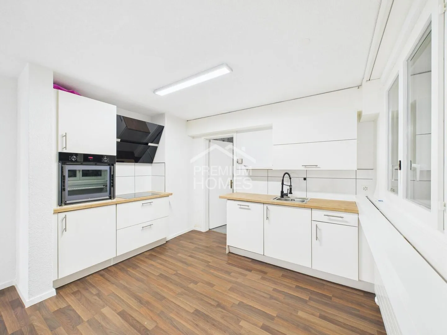 You have the idea, we have the space for it! - Photo 2 of 7