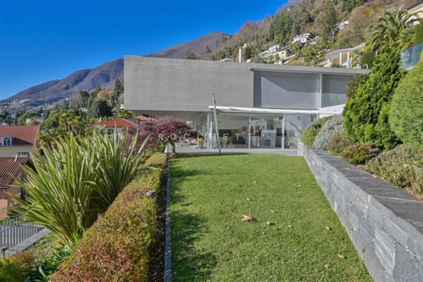 Oasis Méditerranéenne Exclusive avec Vue Envoûtante sur le Lac - Photo 6 sur 15