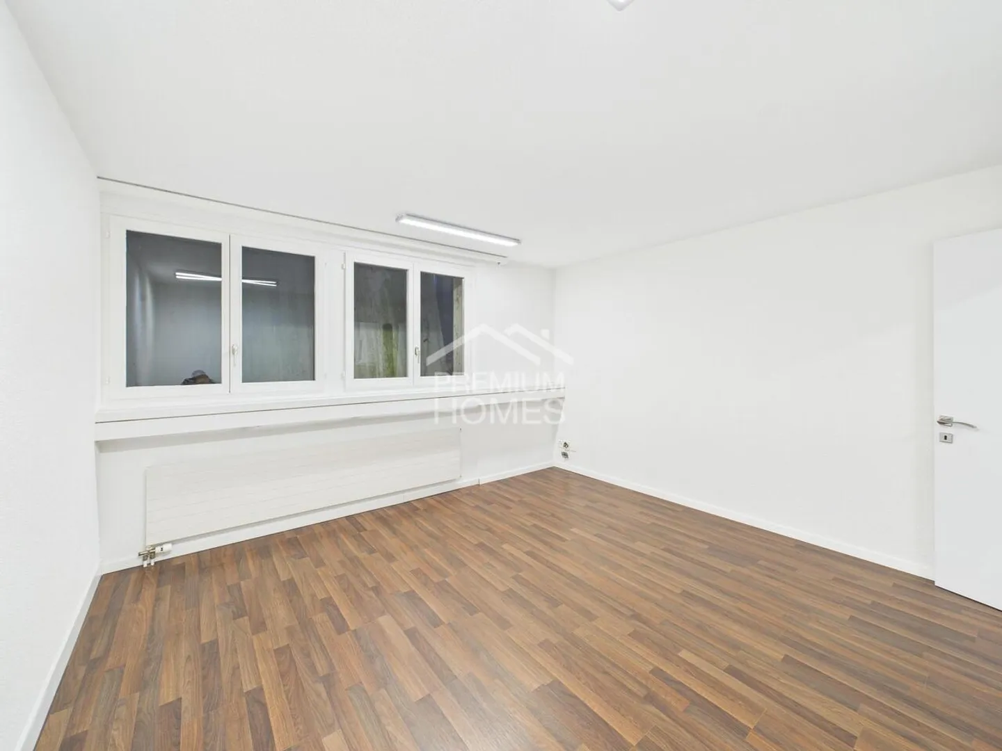 You have the idea, we have the space for it! - Photo 3 of 7