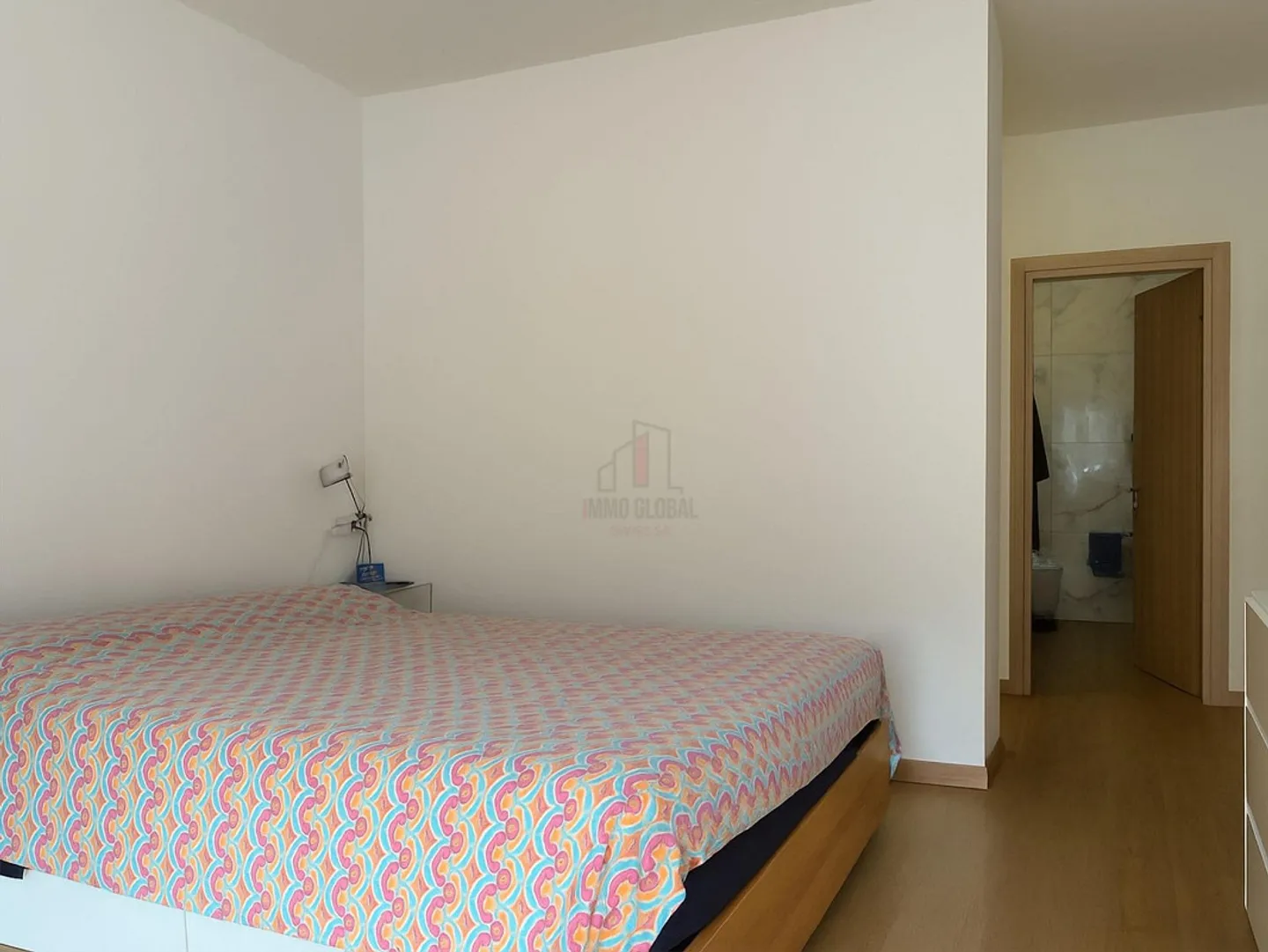 COMODO CON PARZIALE VISTA LAGO - Photo 8 sur 13