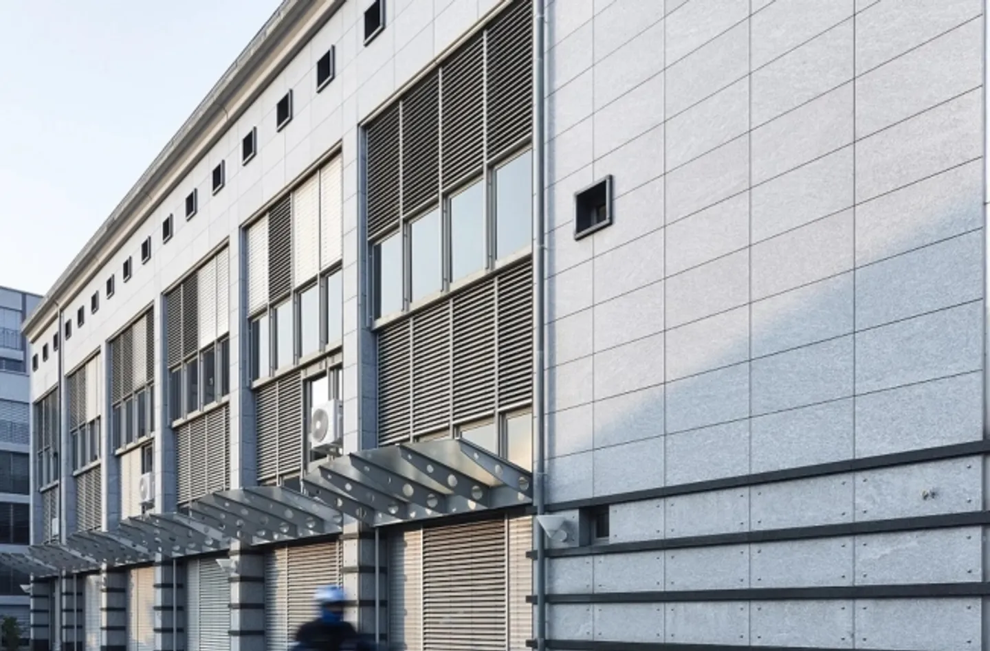 Office space for rent - Photo 1 of 9