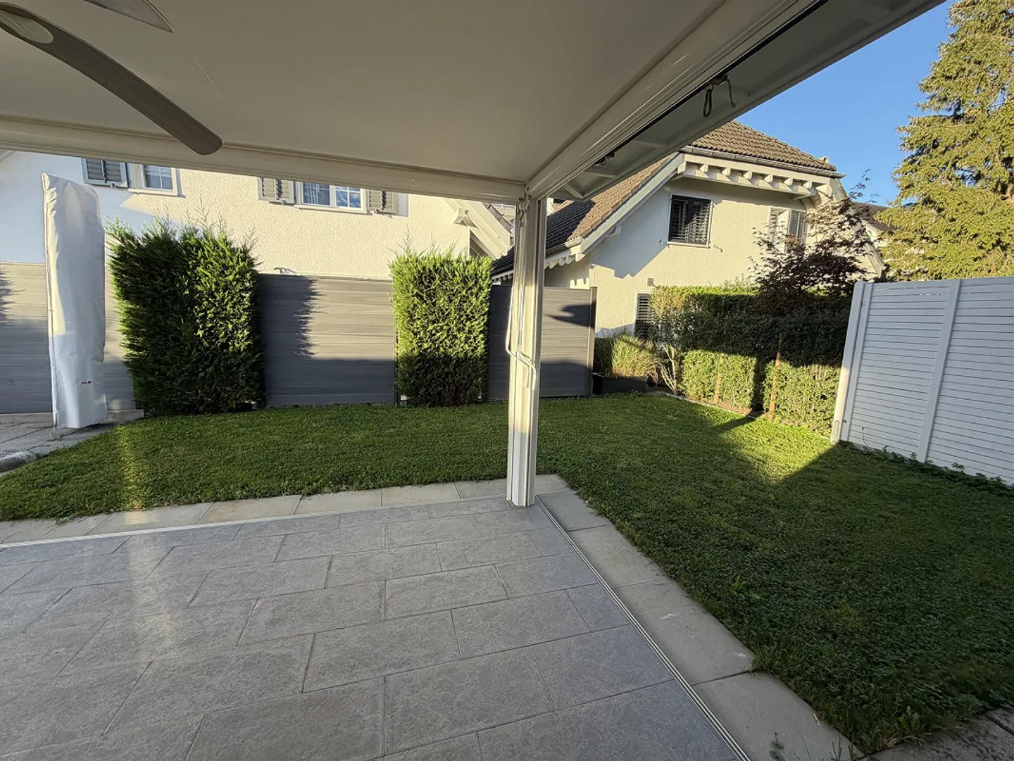 Charmante maison jumelée de 6,5 pièces dans un endroit calme à Buttikon SZ - Photo 2 sur 12