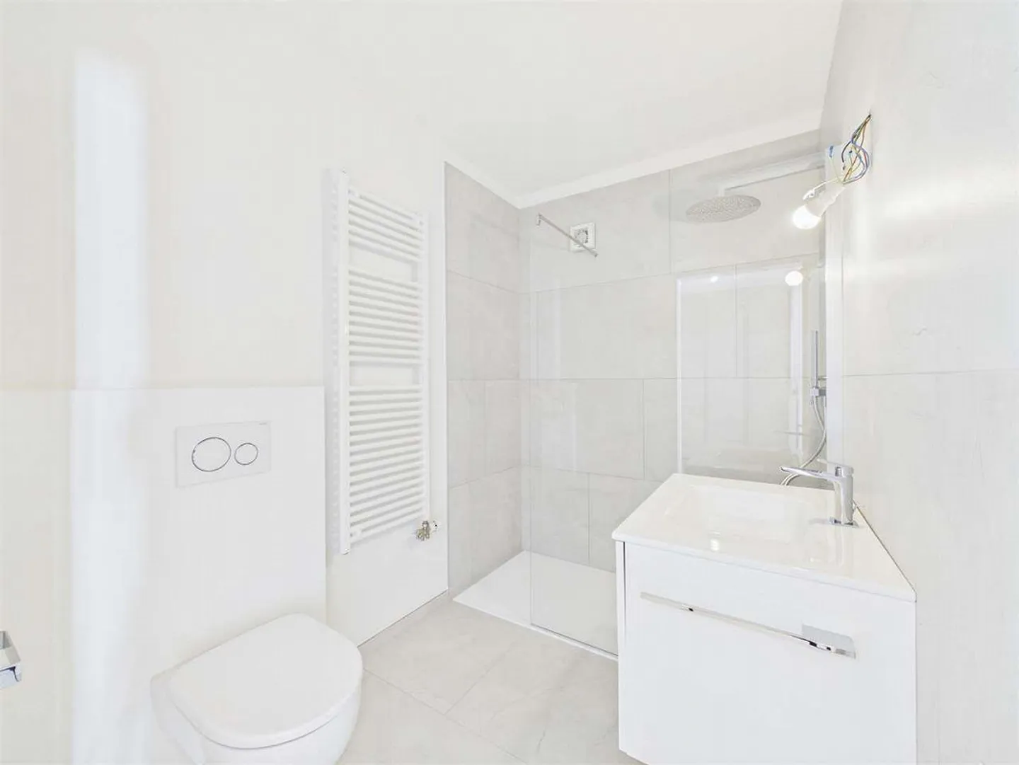 Studio spacieux entièrement rénové - Photo 9 sur 9