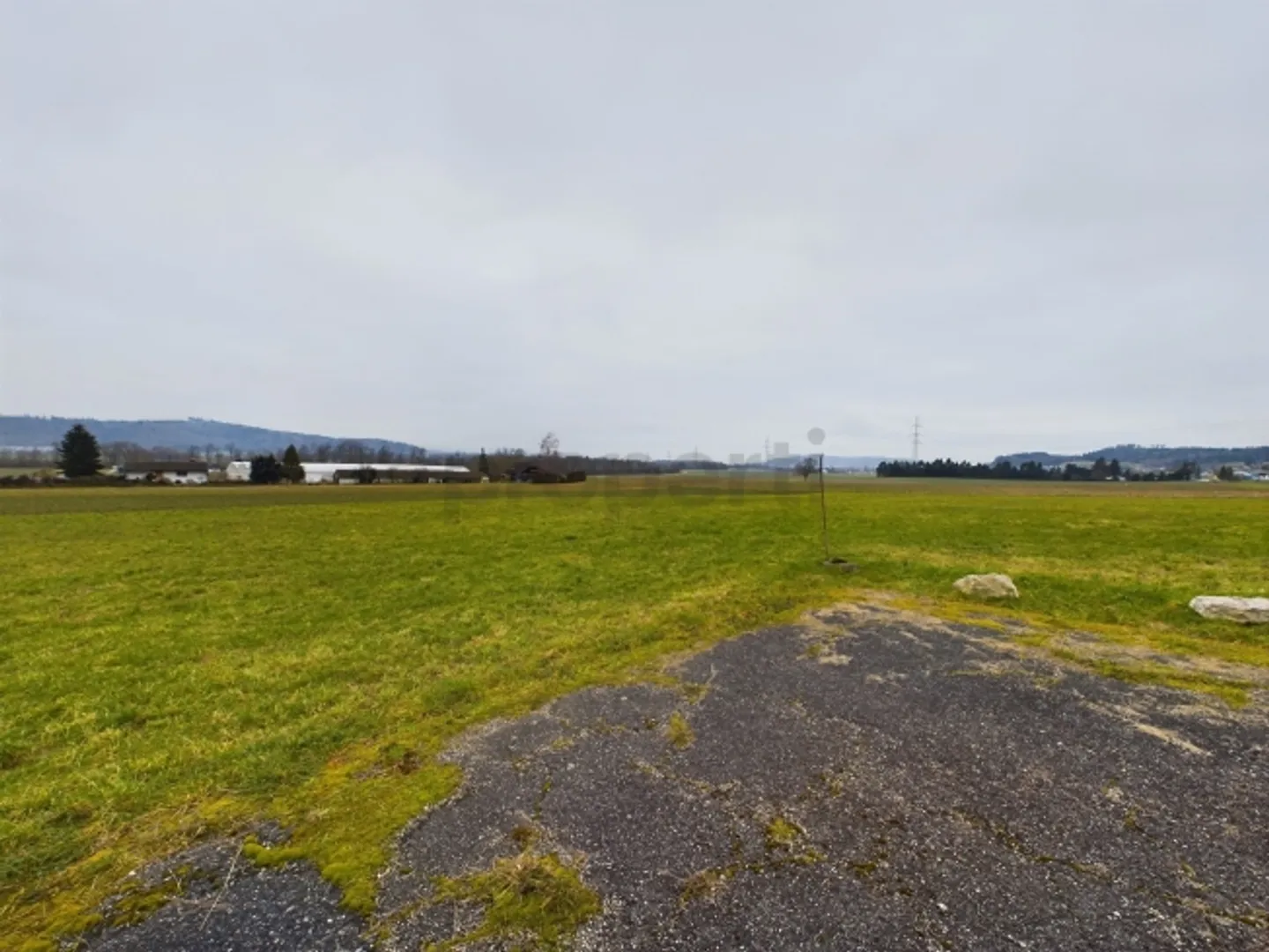 Unique Investment Opportunity Building Plot in Meinisberg (BE) - Commercial Zone - Photo 5 of 9
