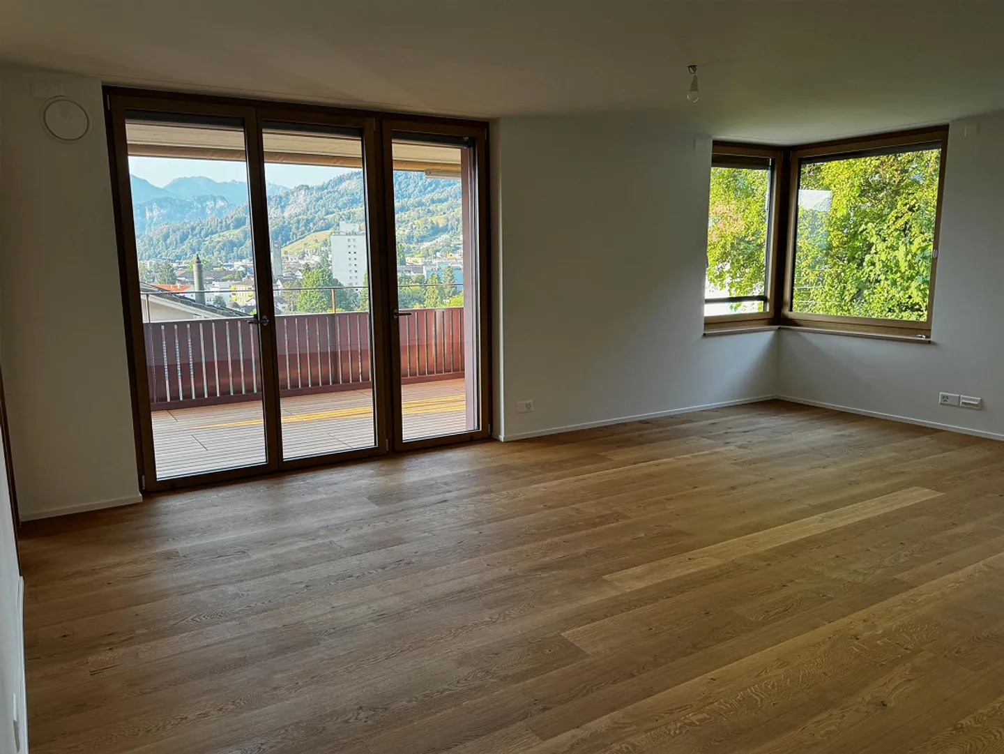Exklusives Apartment mit atemberaubender Aussicht - Foto 3 von 15