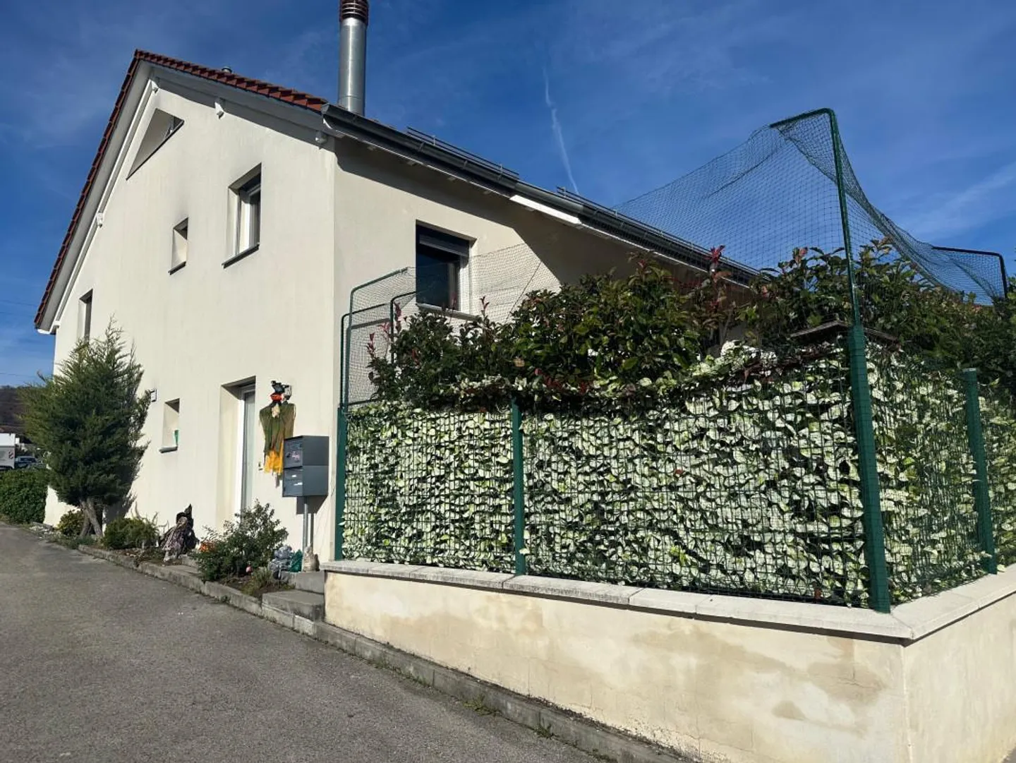Schöne sonnige Villa im Herzen von Weinbergen und Apfelbäumen - Foto 1 von 13