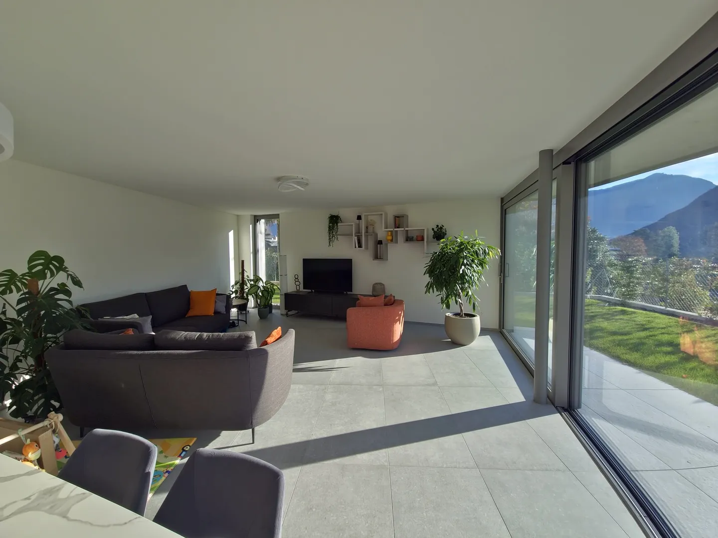 ESCLUSIVO 4.5 LOCALI AL PIANO TERRA CON GIARDINO PRIVATO - Photo 5 sur 13