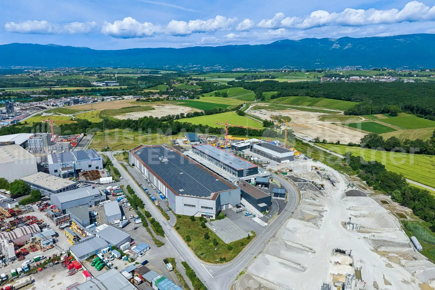 Boîte pour artisans dans le centre industriel de Genève - SATIGNY (Bois-de-Bay) - Photo 4 sur 12