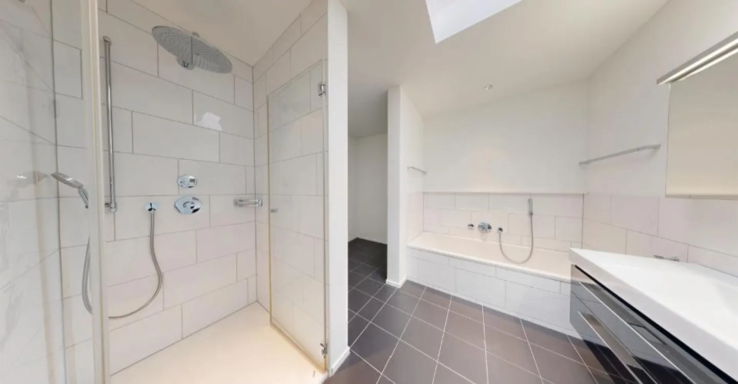 Appartement en Attique Unique - Au Coeur de l'Action ! - Photo 7 sur 9