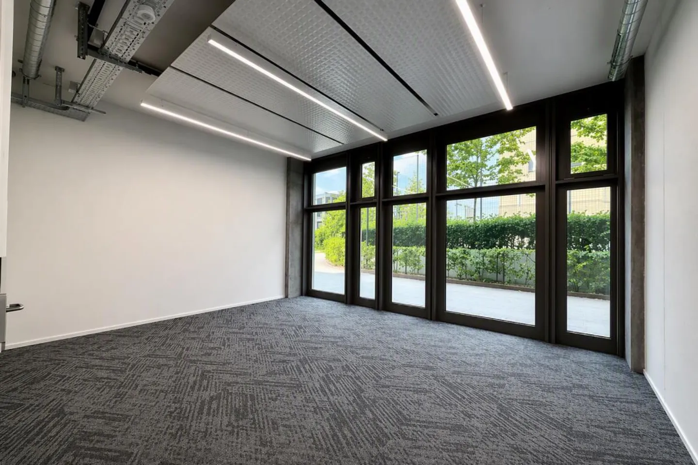 Travailler avec vision : Espace de bureau développé dans la tour de jardin Agl... - Photo 14 sur 17