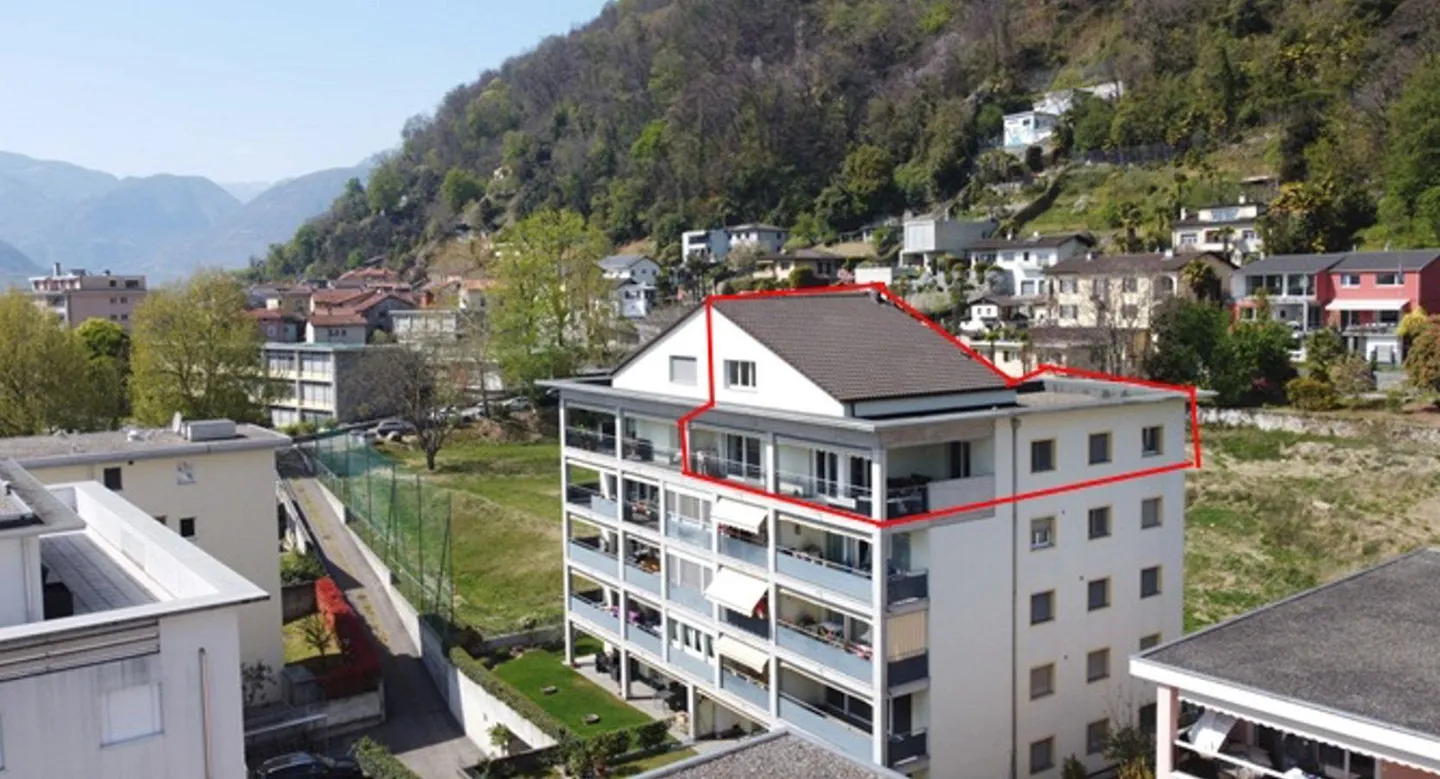 Attika-Duplex in Solduno – grosszügige Räume, Galerie und zwei Balkone - Foto 5 von 5