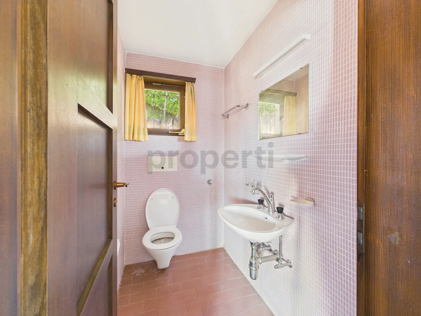 Arogno: characteristic house with lake view, garden and great potential - Photo 7 of 13