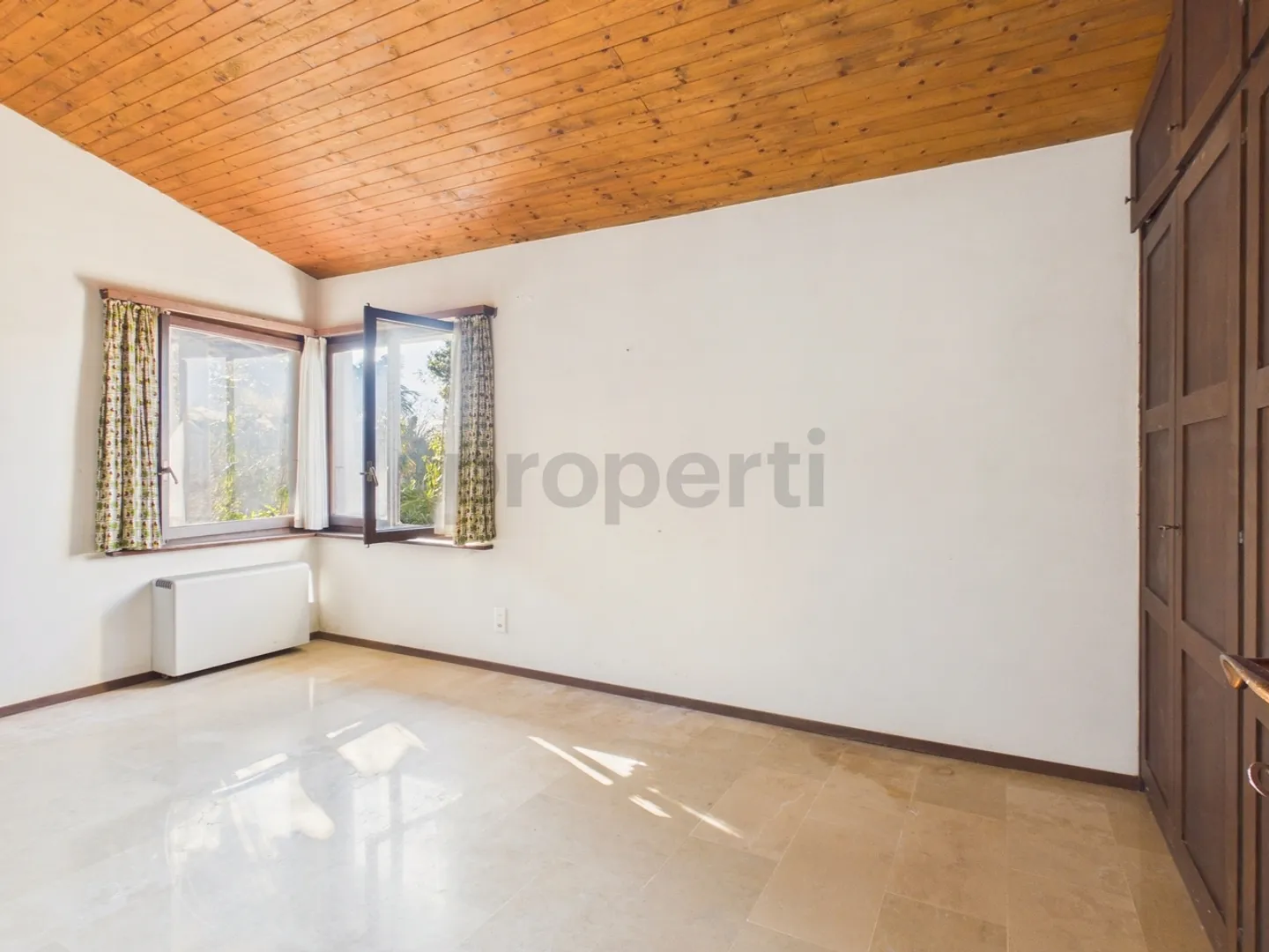 Arogno: characteristic house with lake view, garden and great potential - Photo 9 of 13