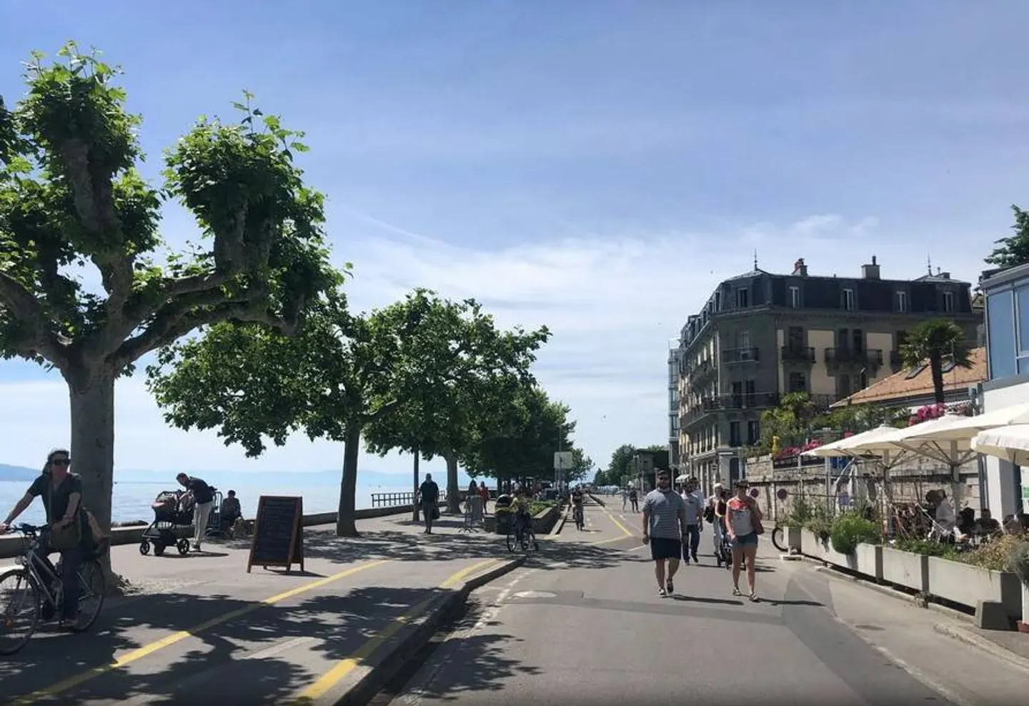 EXCLUSIVE - Commercial Arcade Rental - Vevey - Photo 3 of 3