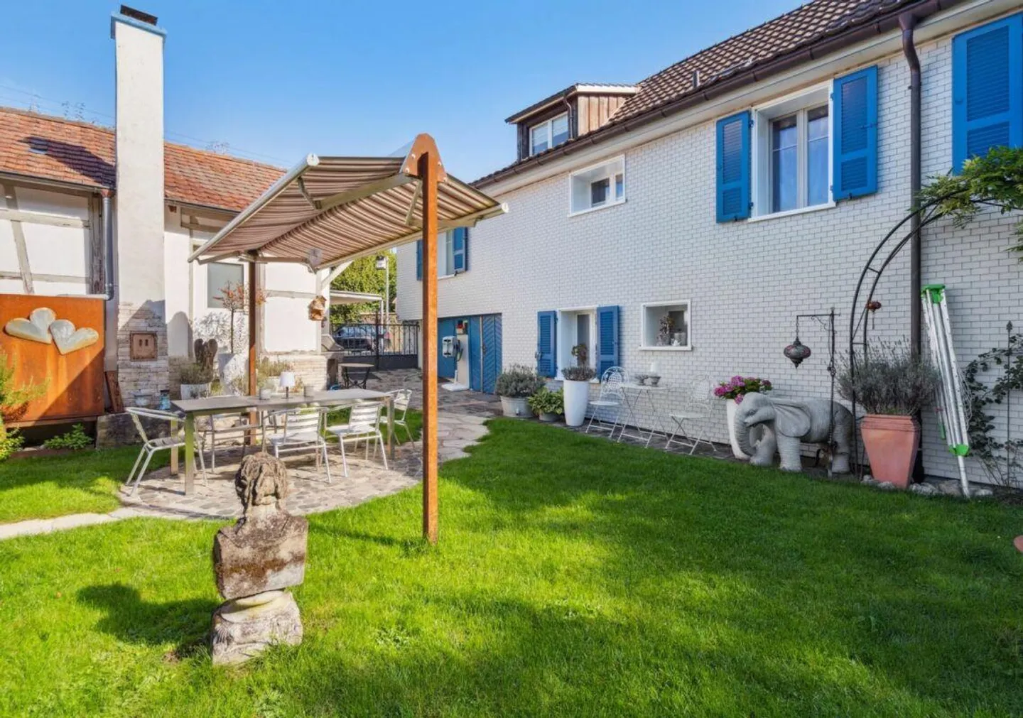 Single-family house with a separate apartment and studio: Ideal for self-use, investment, or both - Photo 21 of 22