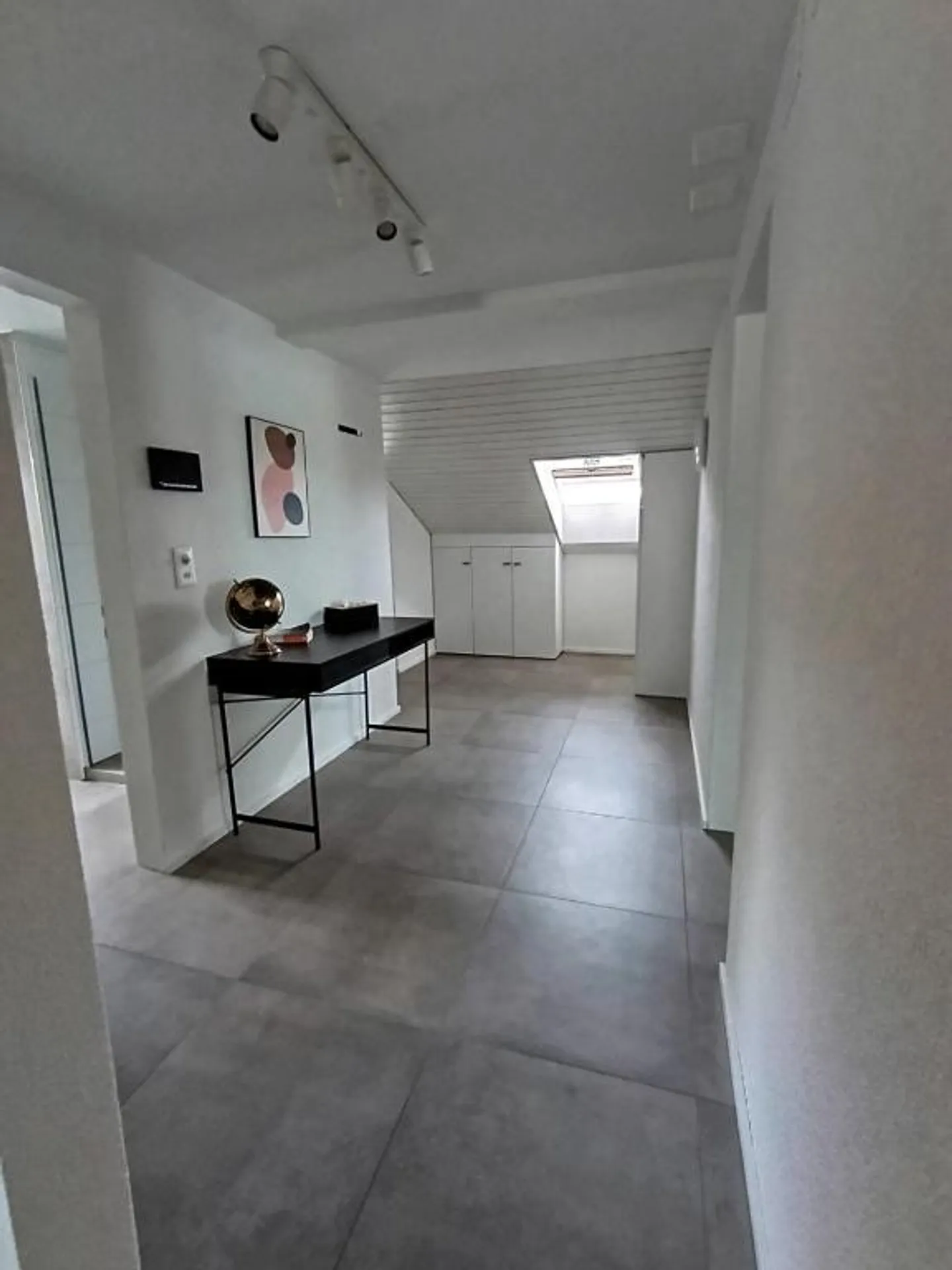 2.5 Attic Apartment - Photo 9 of 9